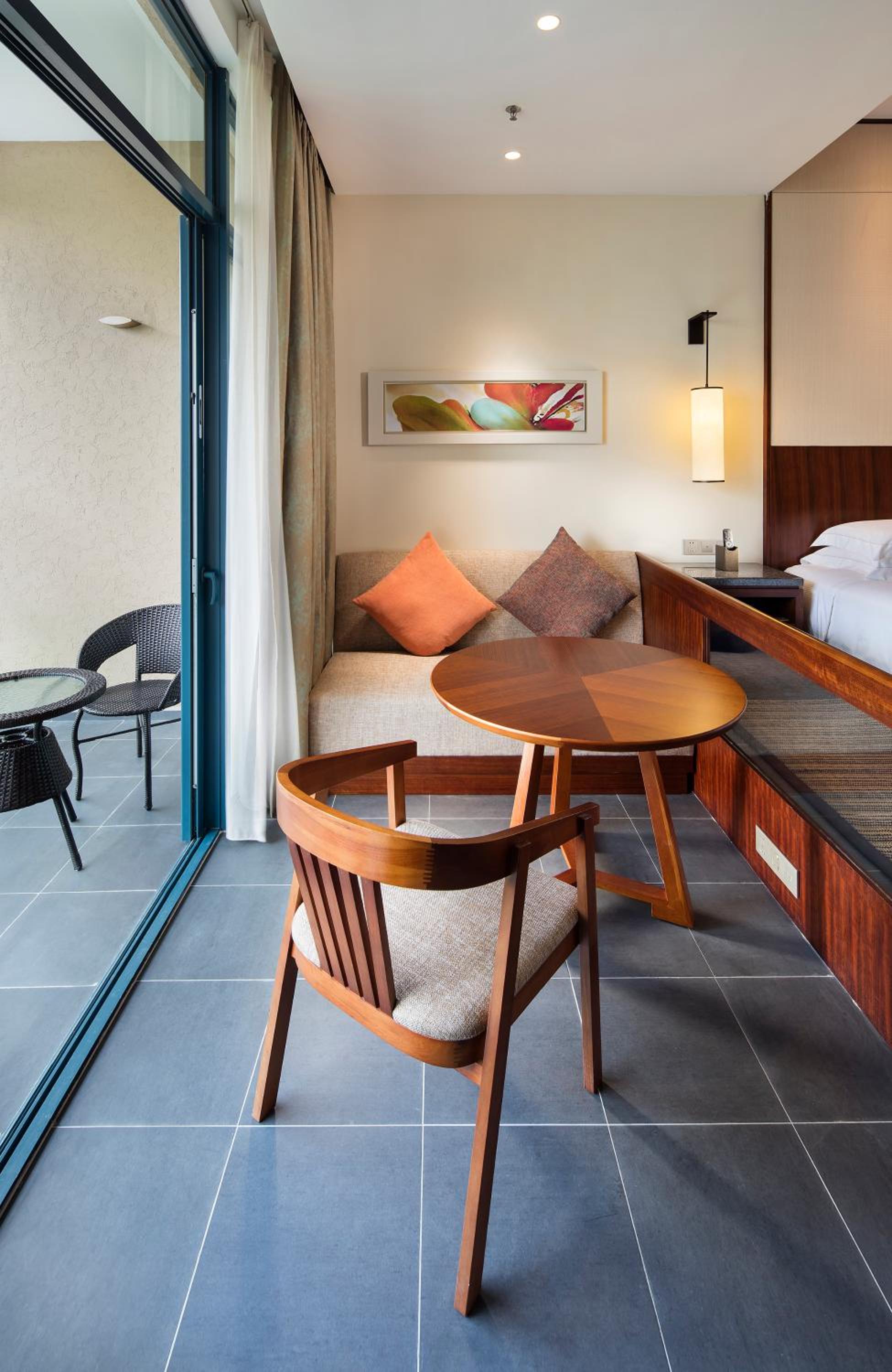 Deluxe King Room with View