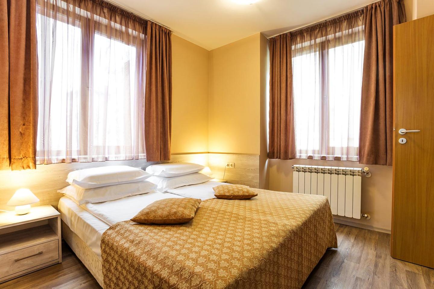 One-Bedroom Apartment with Sofa Bed