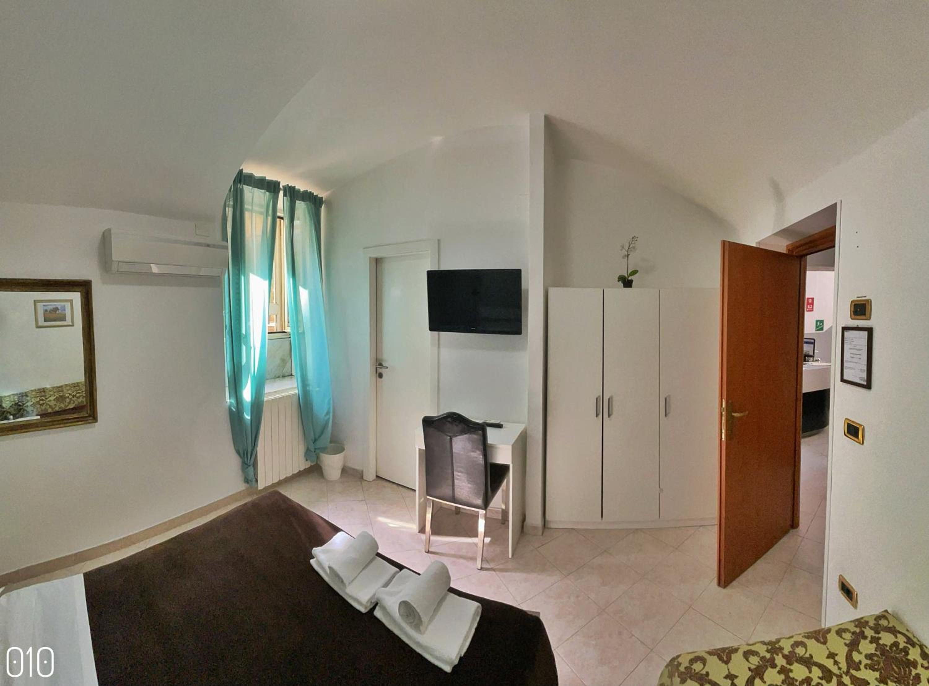 Superior Triple Room