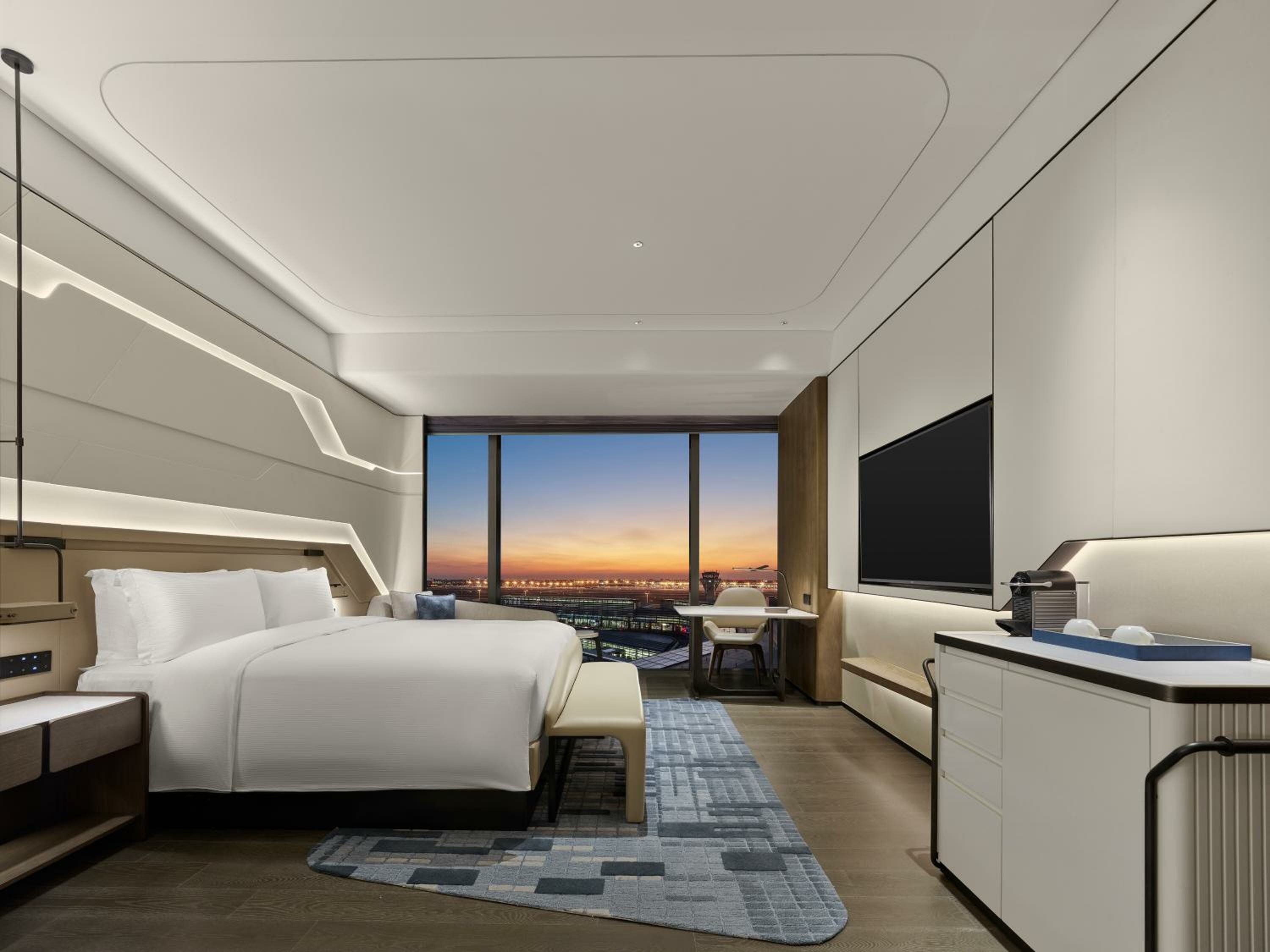 Executive Twin Room - Airport View