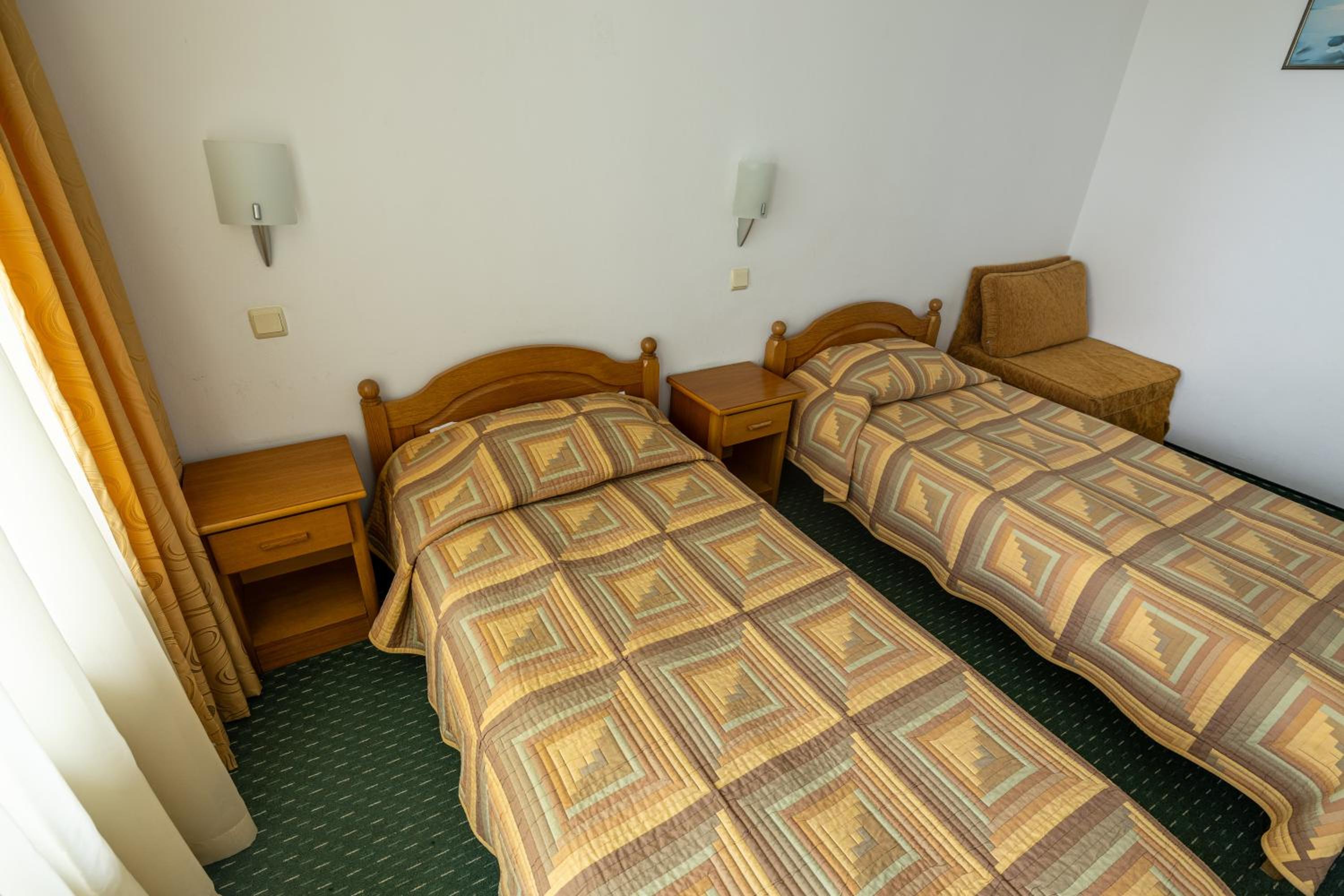 Standard Twin Room with Front Sea View