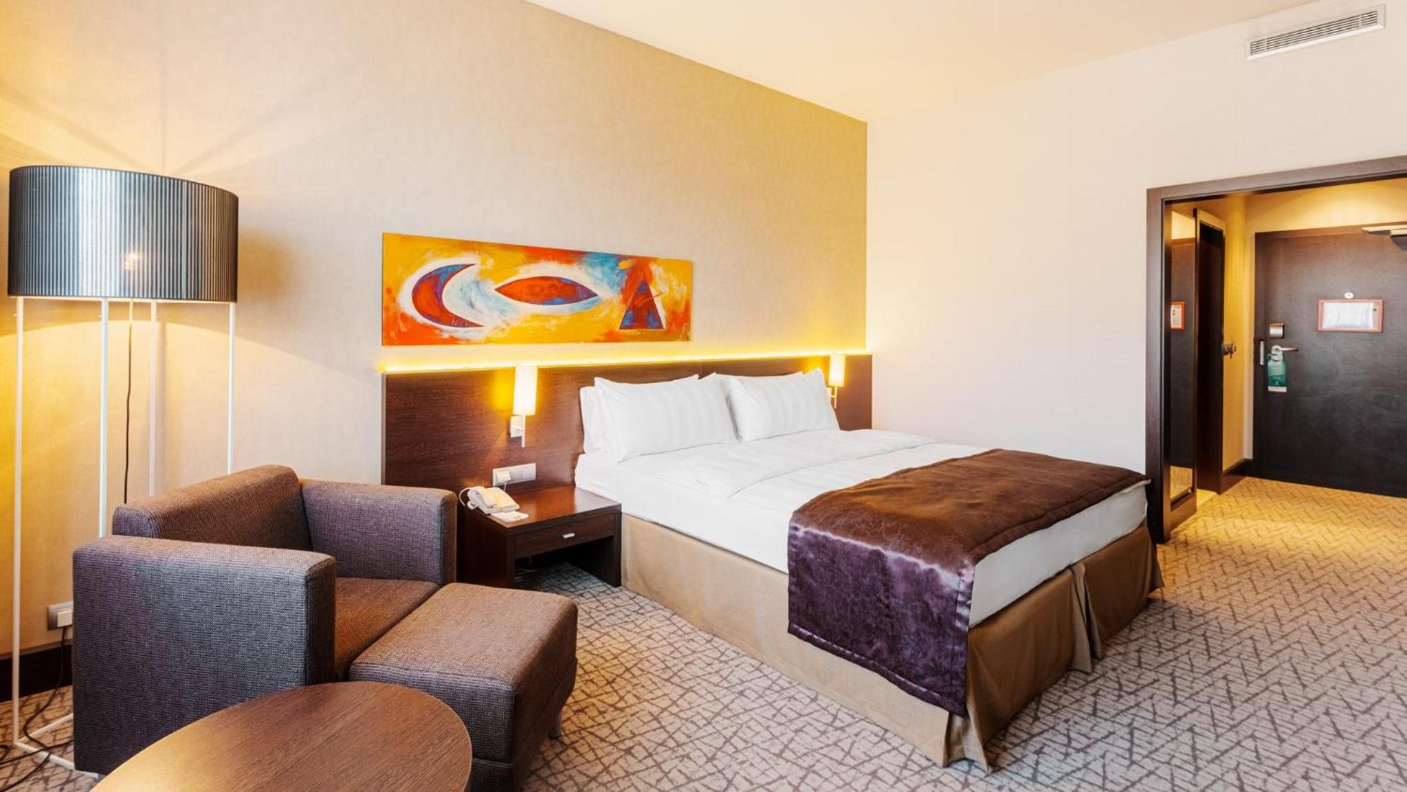 King Room with Mountain View