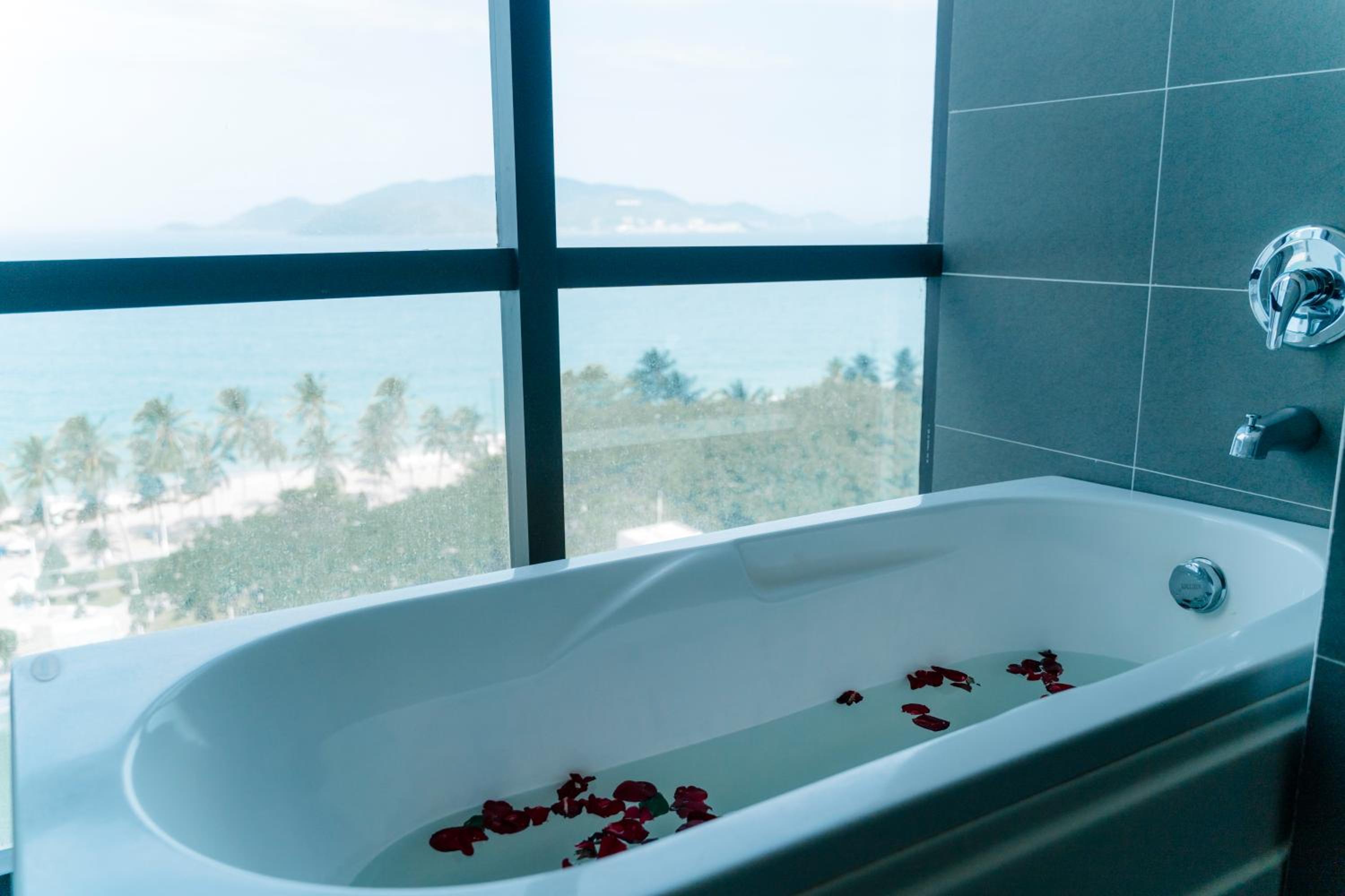 Senior Deluxe Room with Sea View