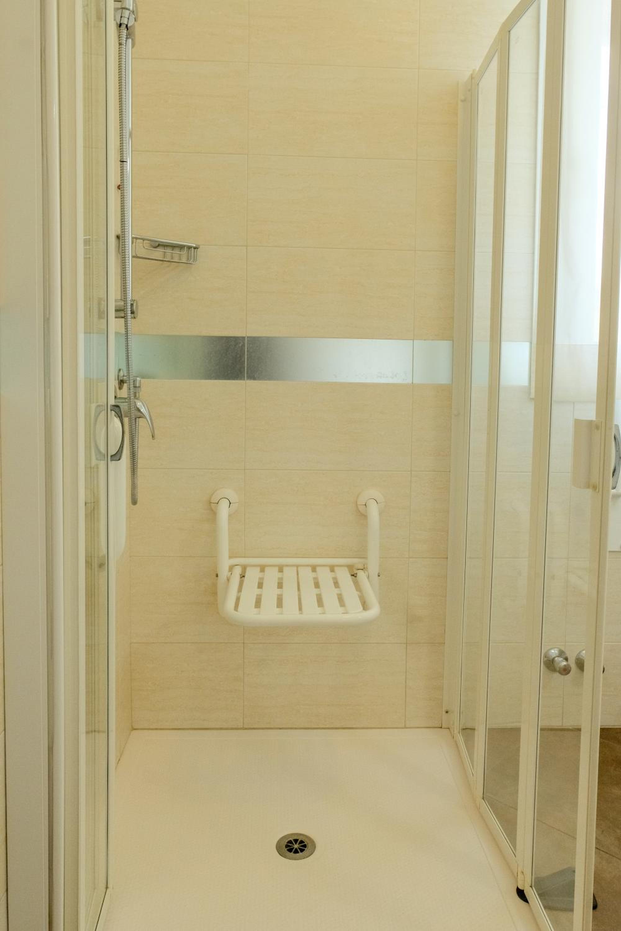 Queen Room - Disability Access