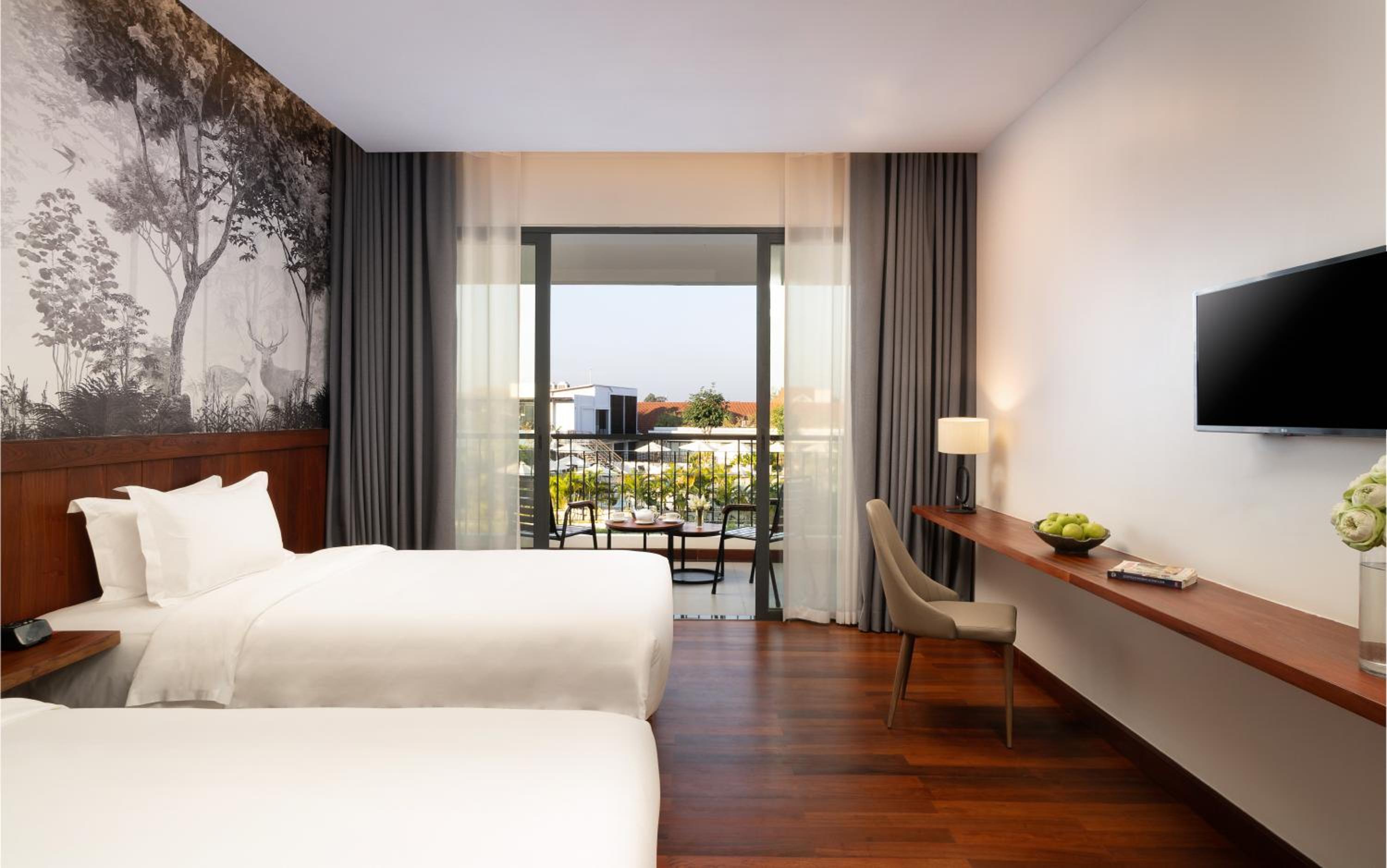 Deluxe Twin Room with Balcony