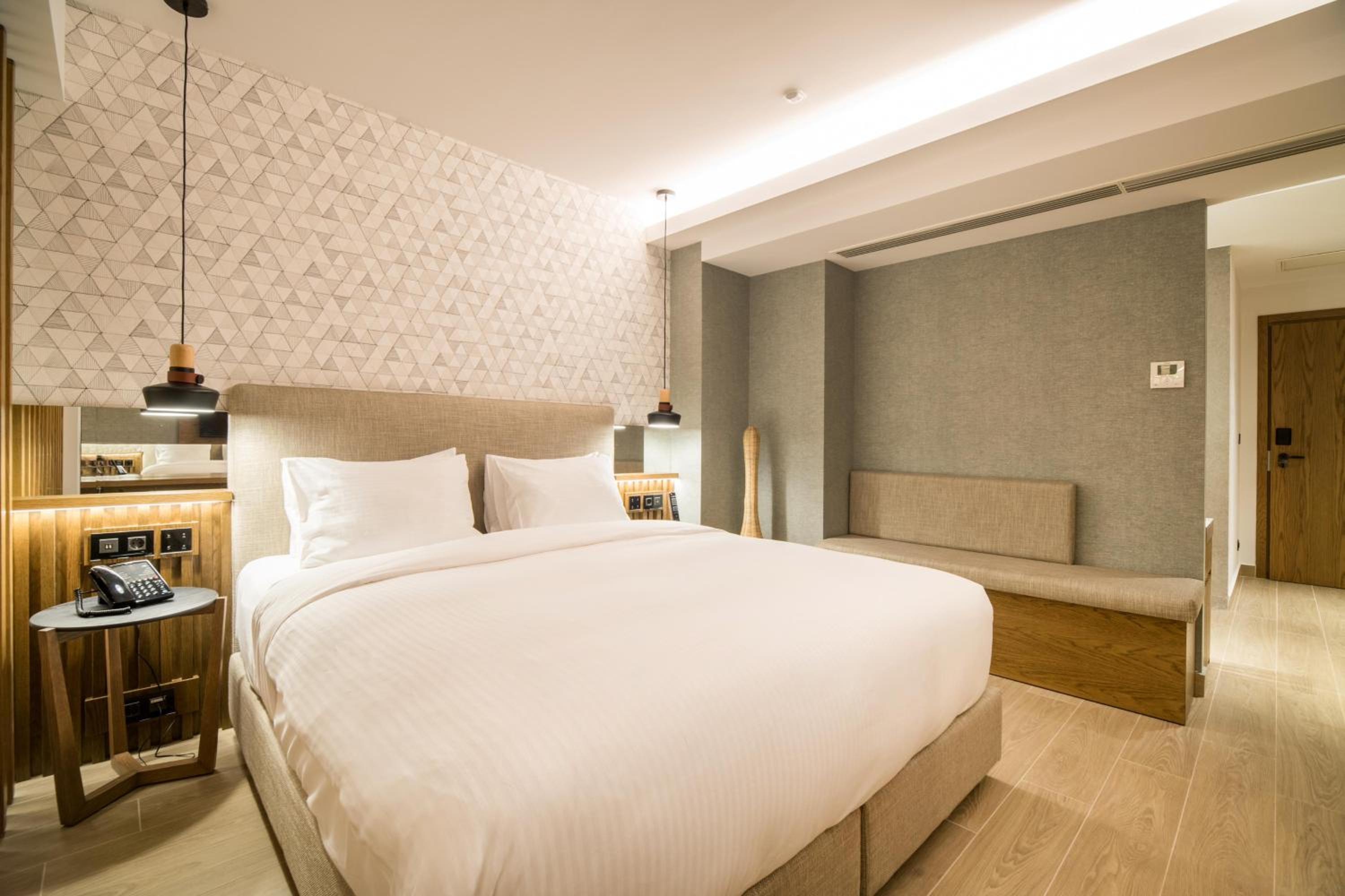 Azure Junior Suite Outdoor Hot Tub