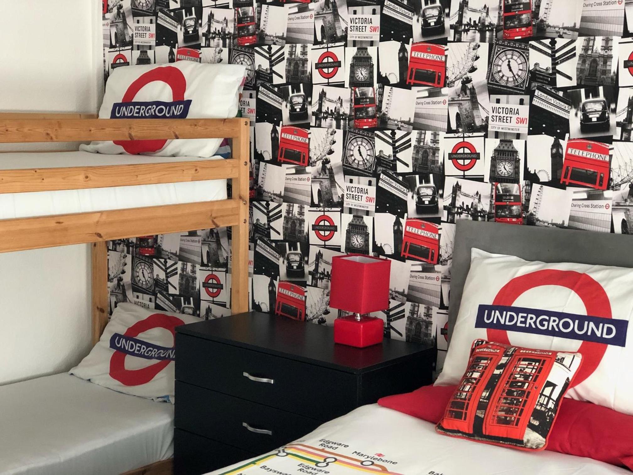 Small Family Room (6) 