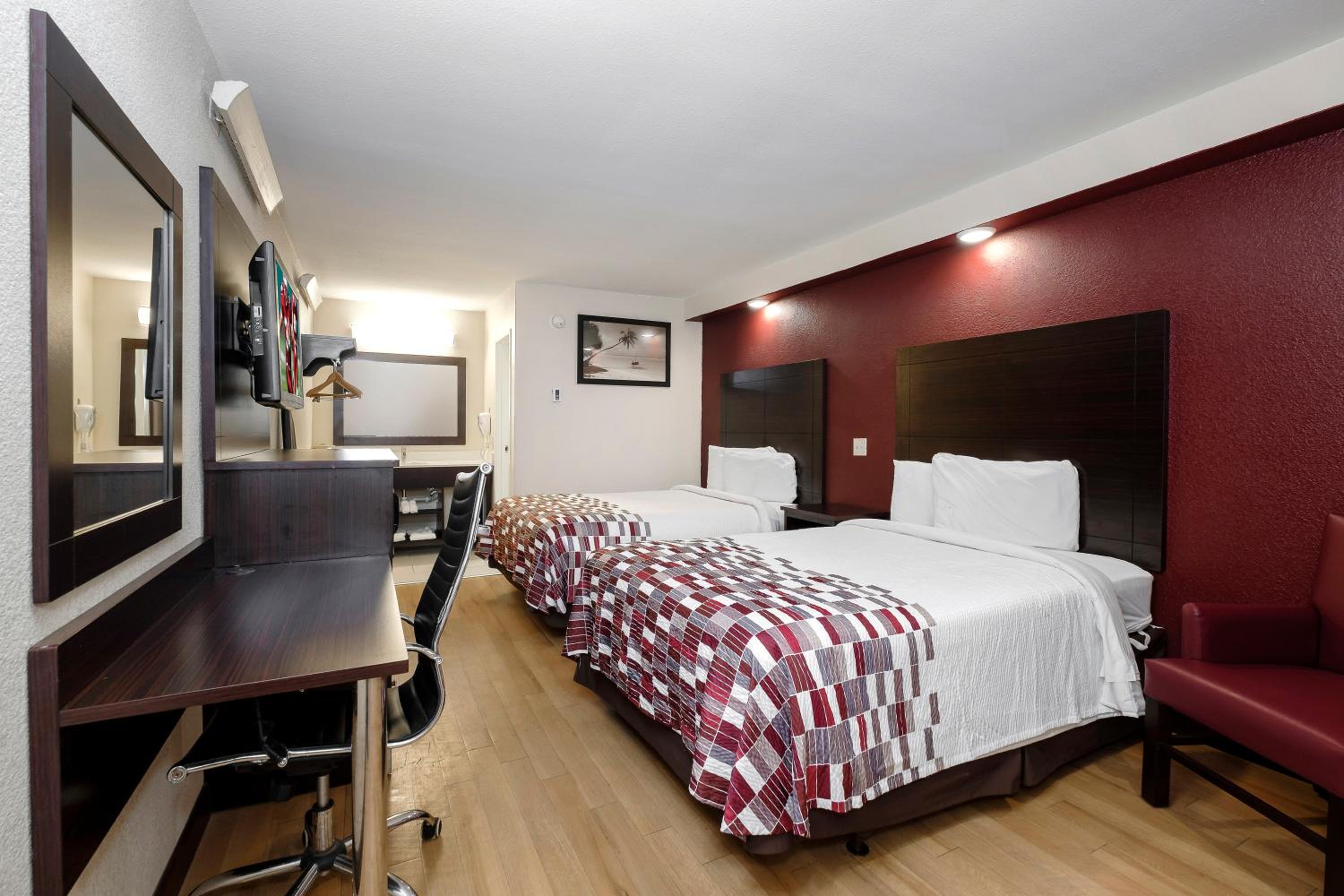 Deluxe Room with Two Double Beds Non-Smoking