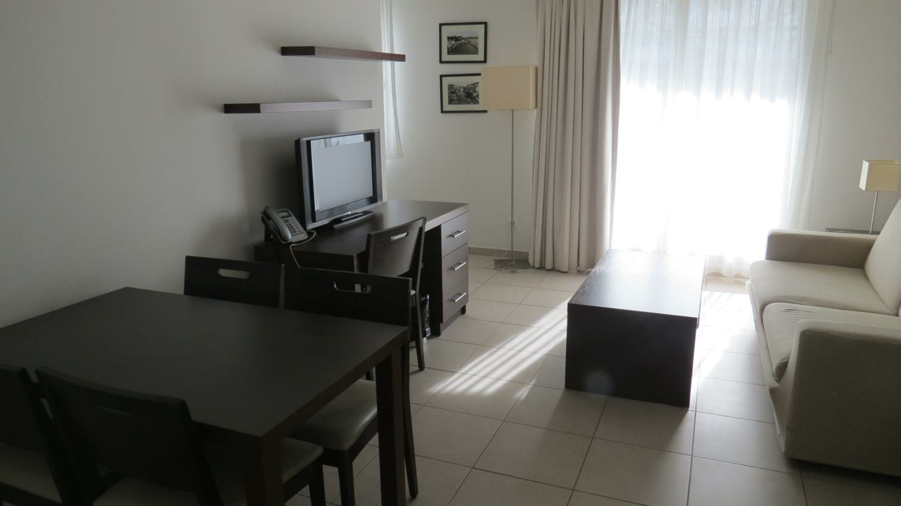 Superior One-Bedroom Apartment (3 Adults)