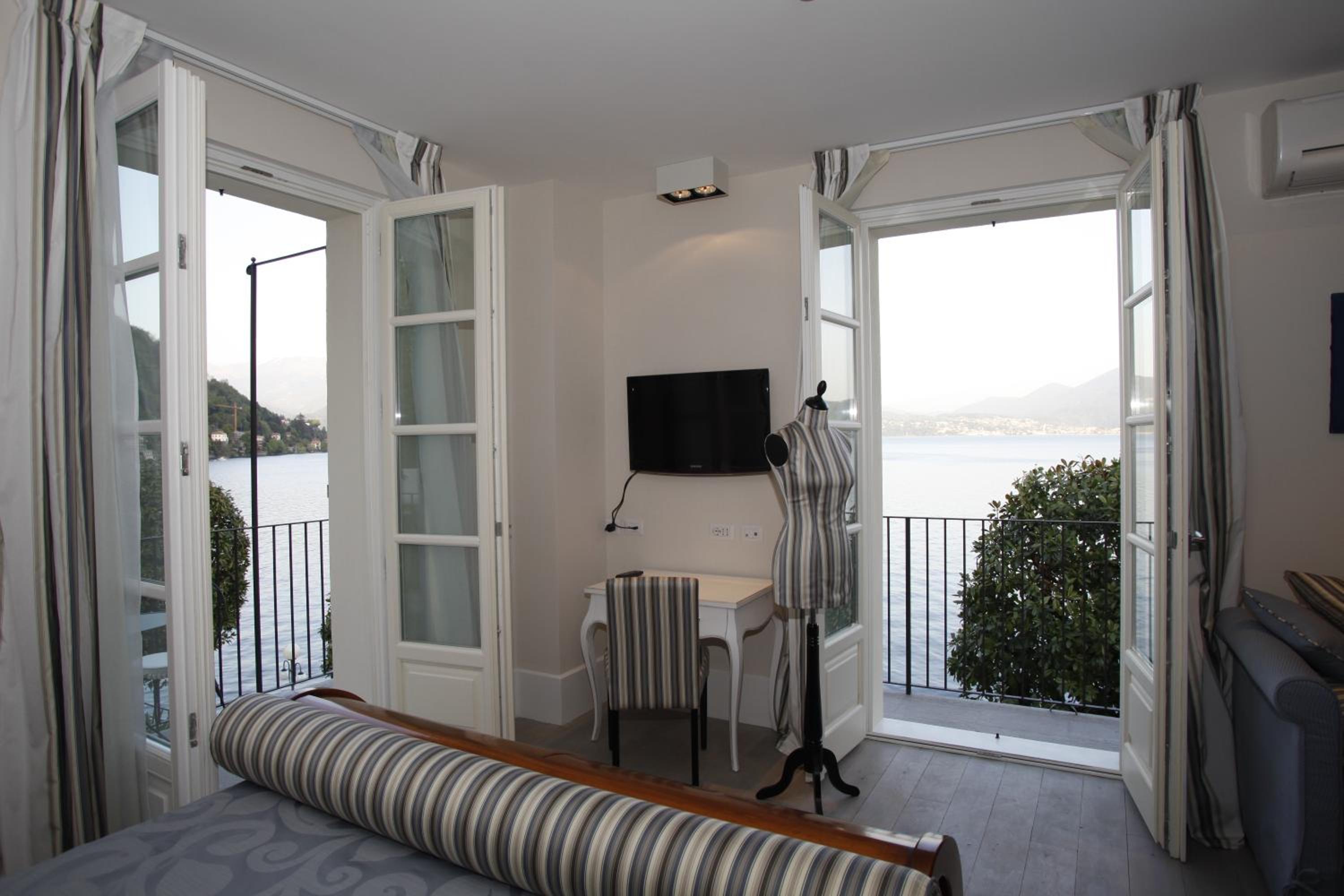 Junior Suite with Balcony