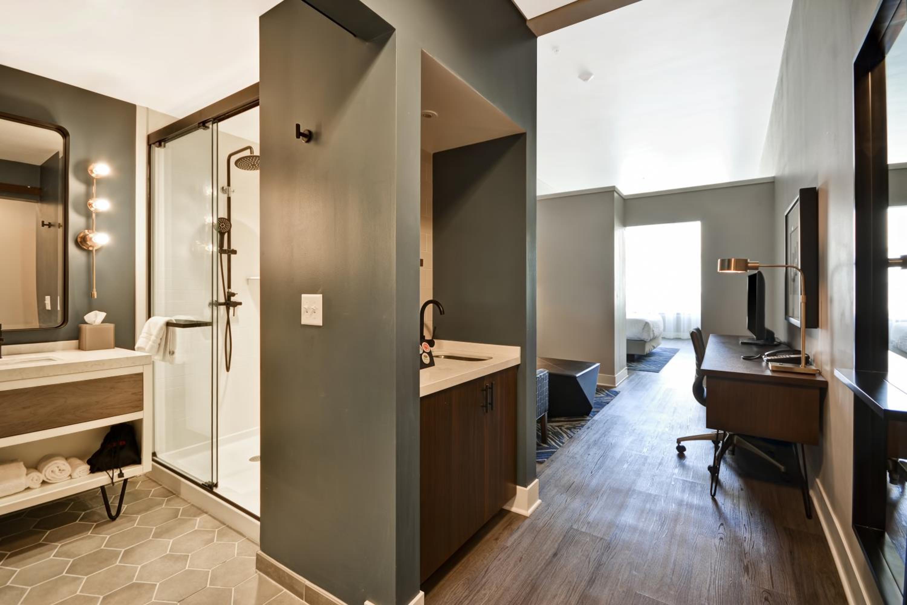 King Studio Suite
