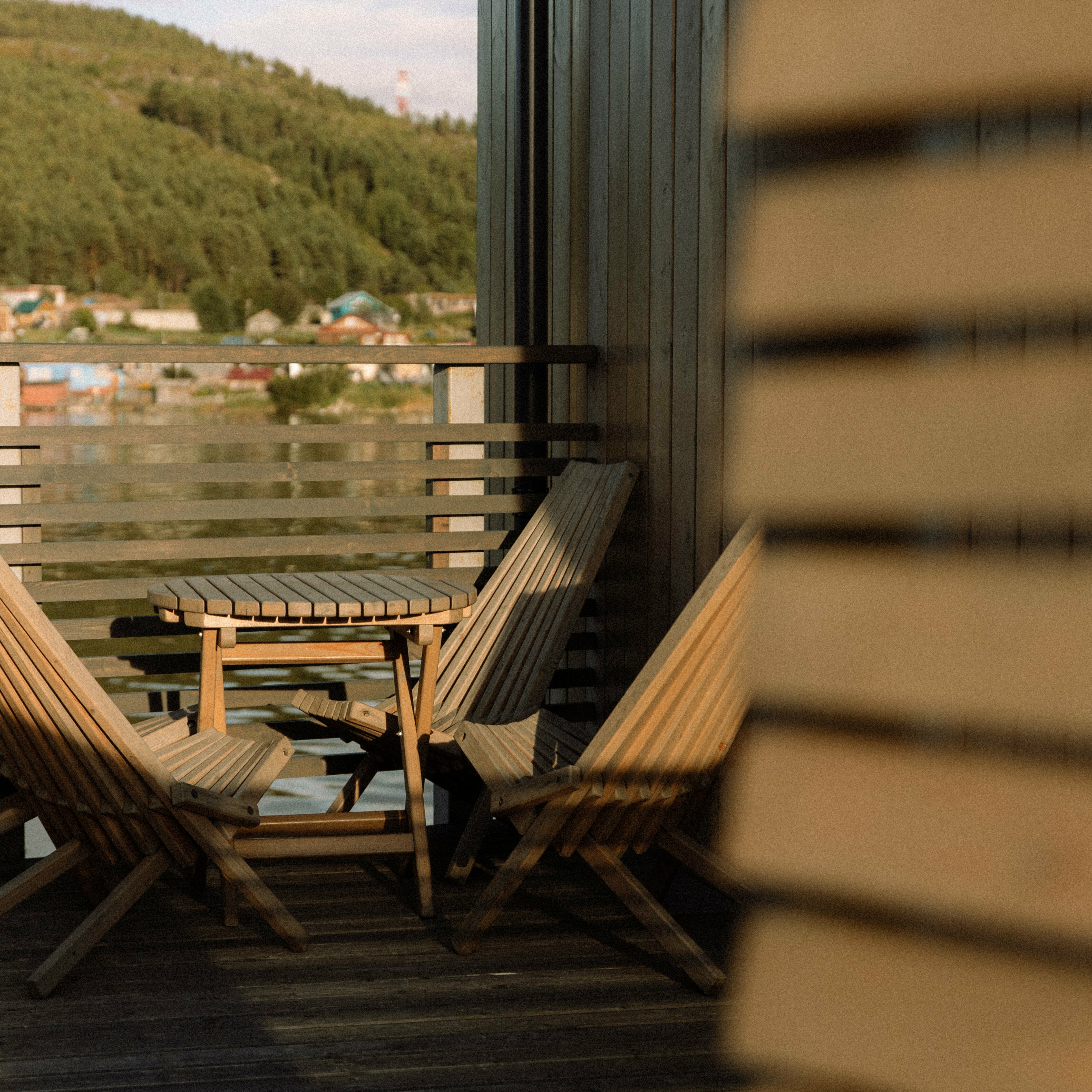 Большой дом на пирсе