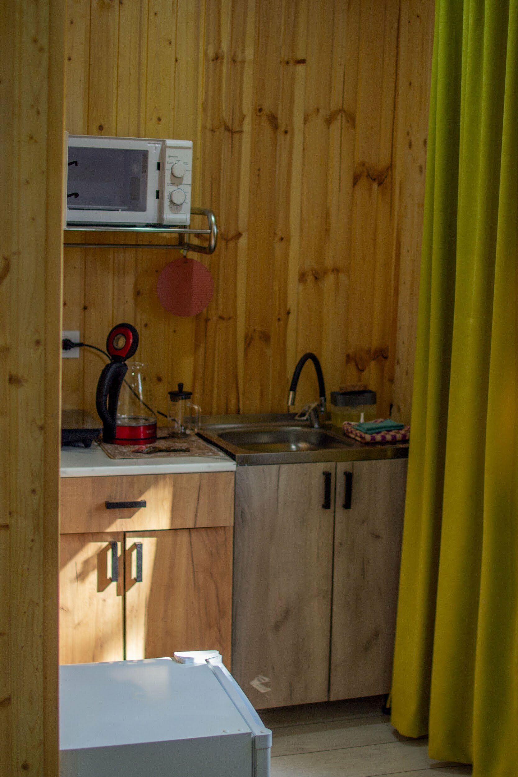 Трехместный номер «Комфорт» с душем