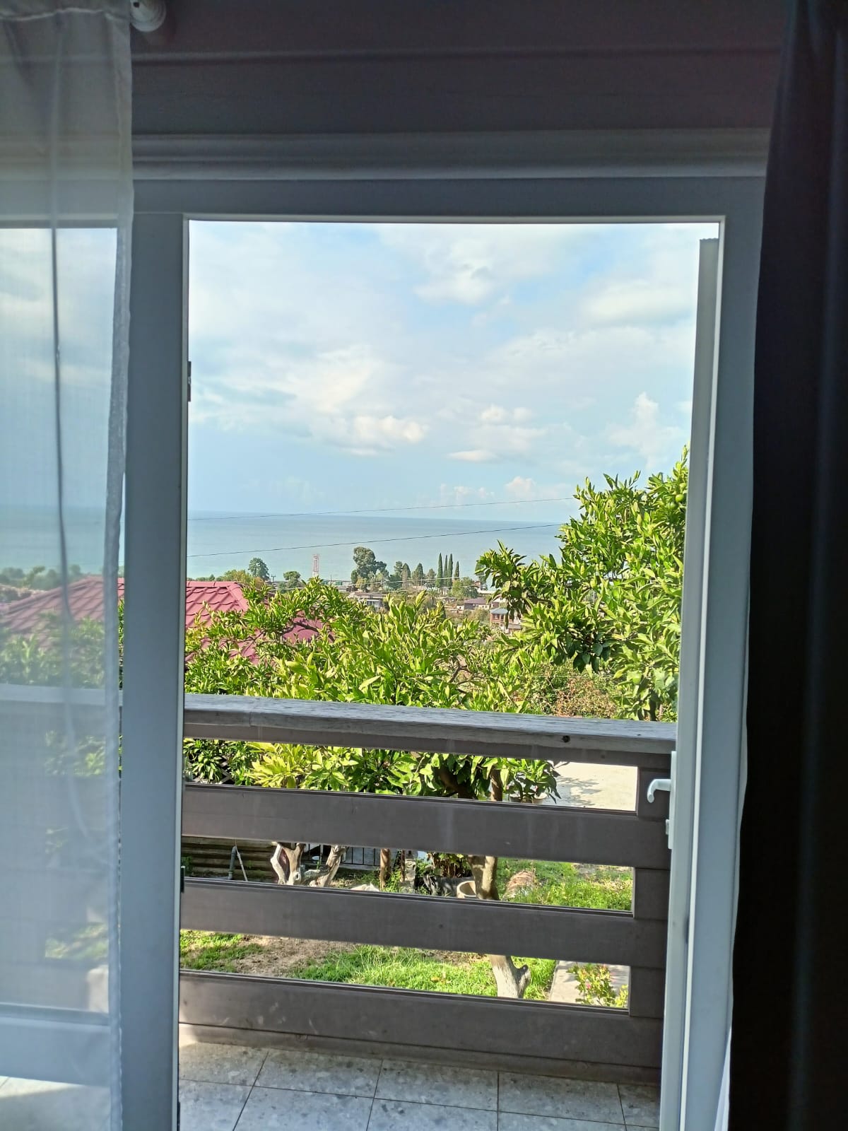 Четырехместный домик № 1 с видом на море