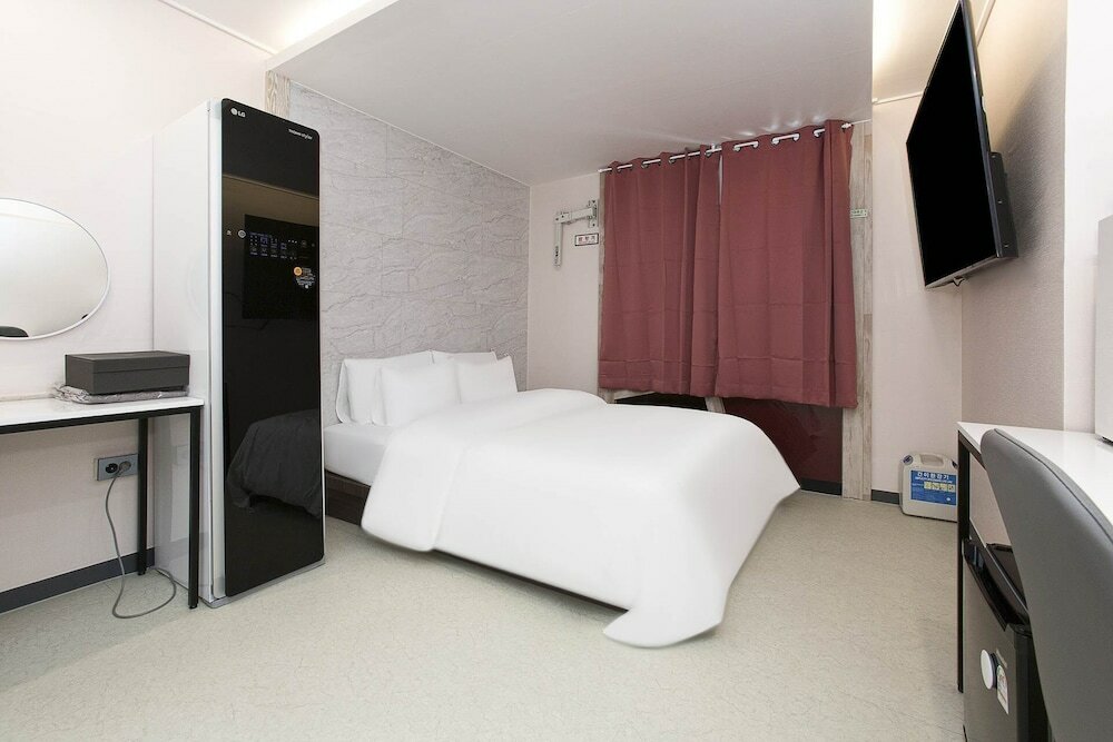 Premier Double Styler Room