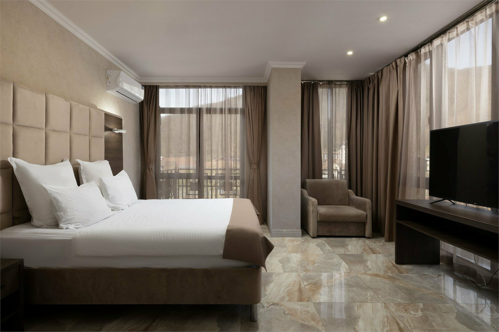 Делюкс с панорамными окнами