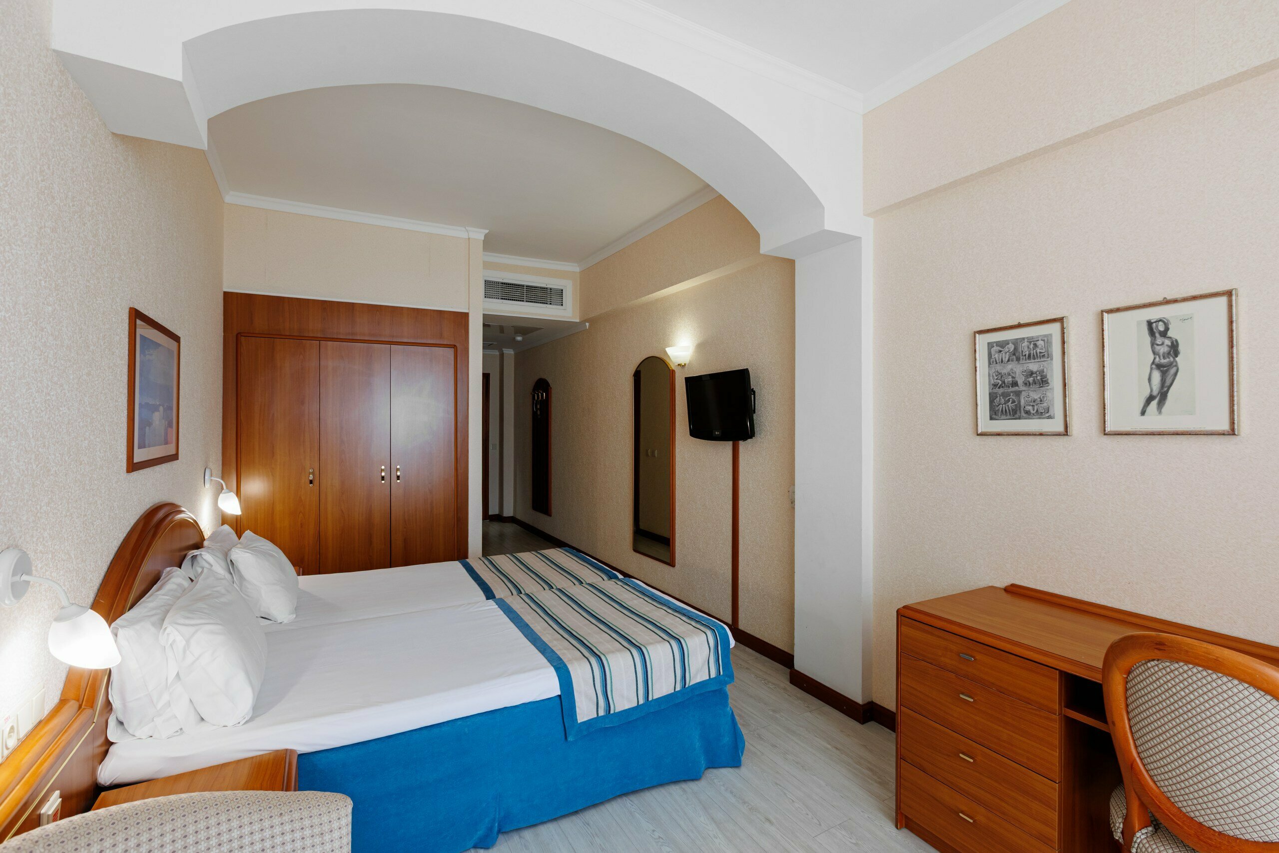 Стандарт улучшенный с двуспальной кроватью Double+