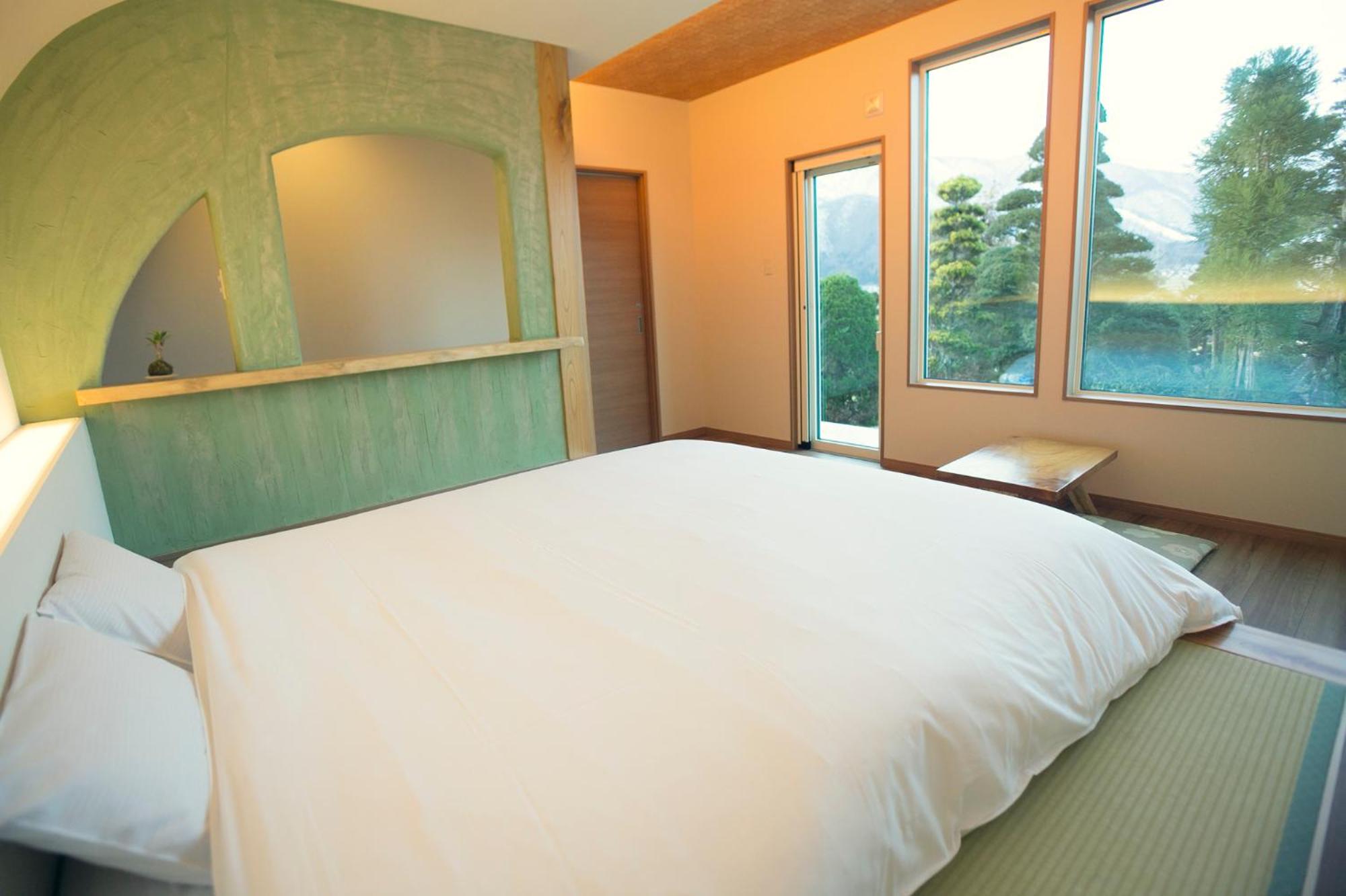 Japanese-Style Room with Shared Bathroom - kiku