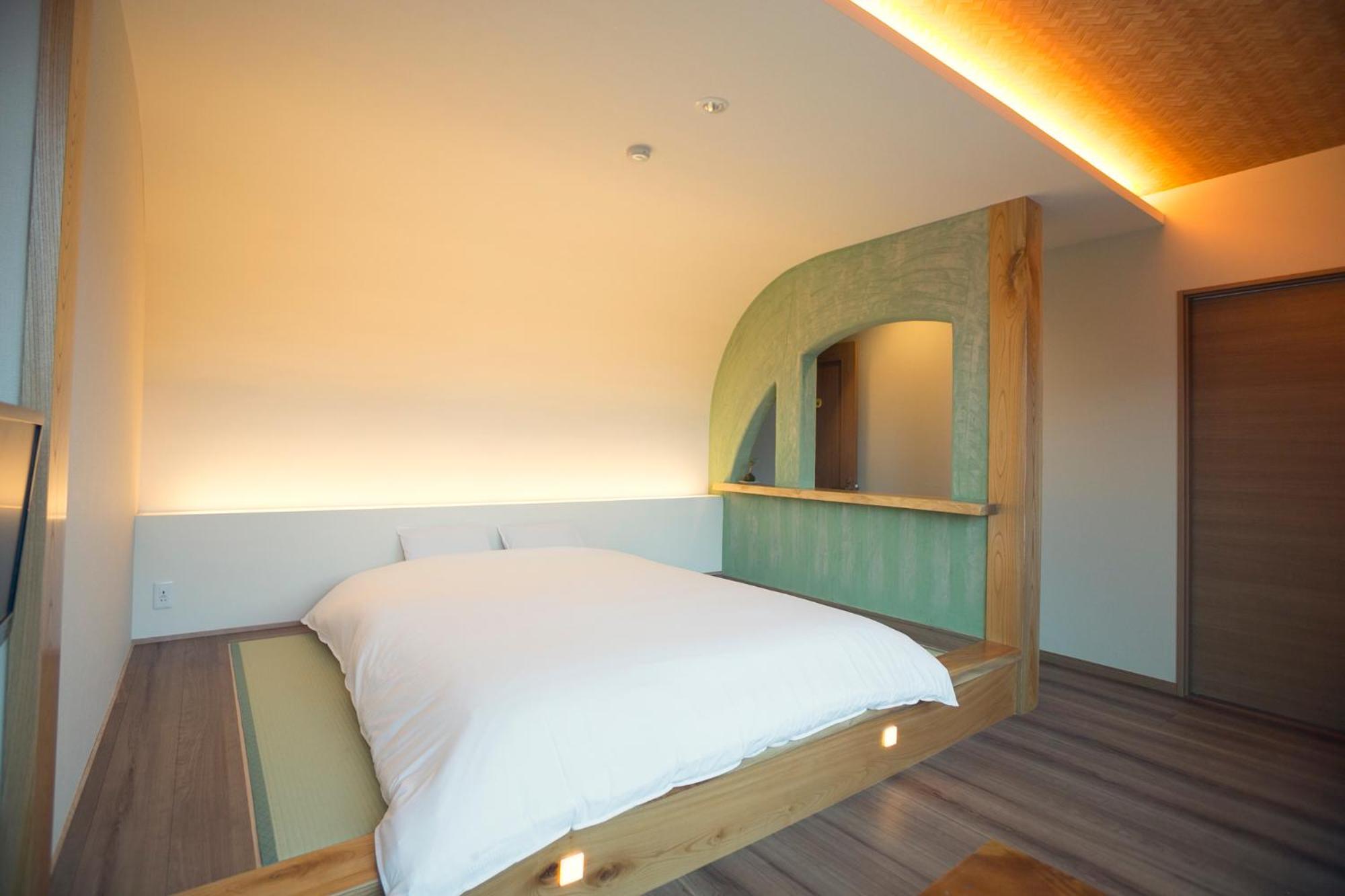 Japanese-Style Room with Shared Bathroom - kiku