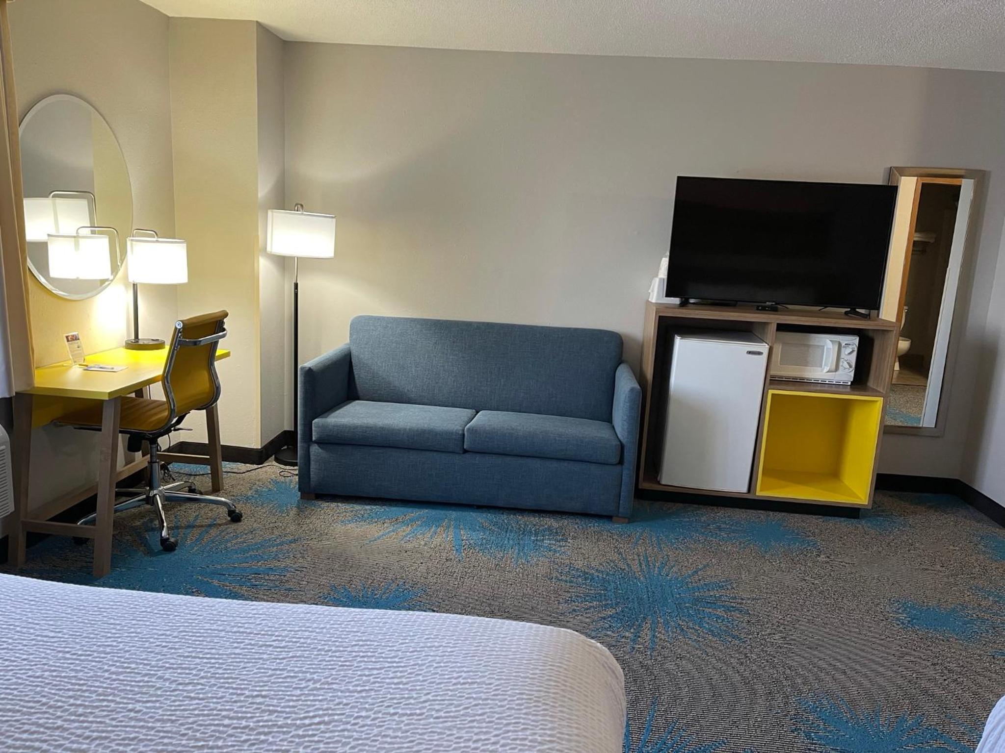 Deluxe King Suite