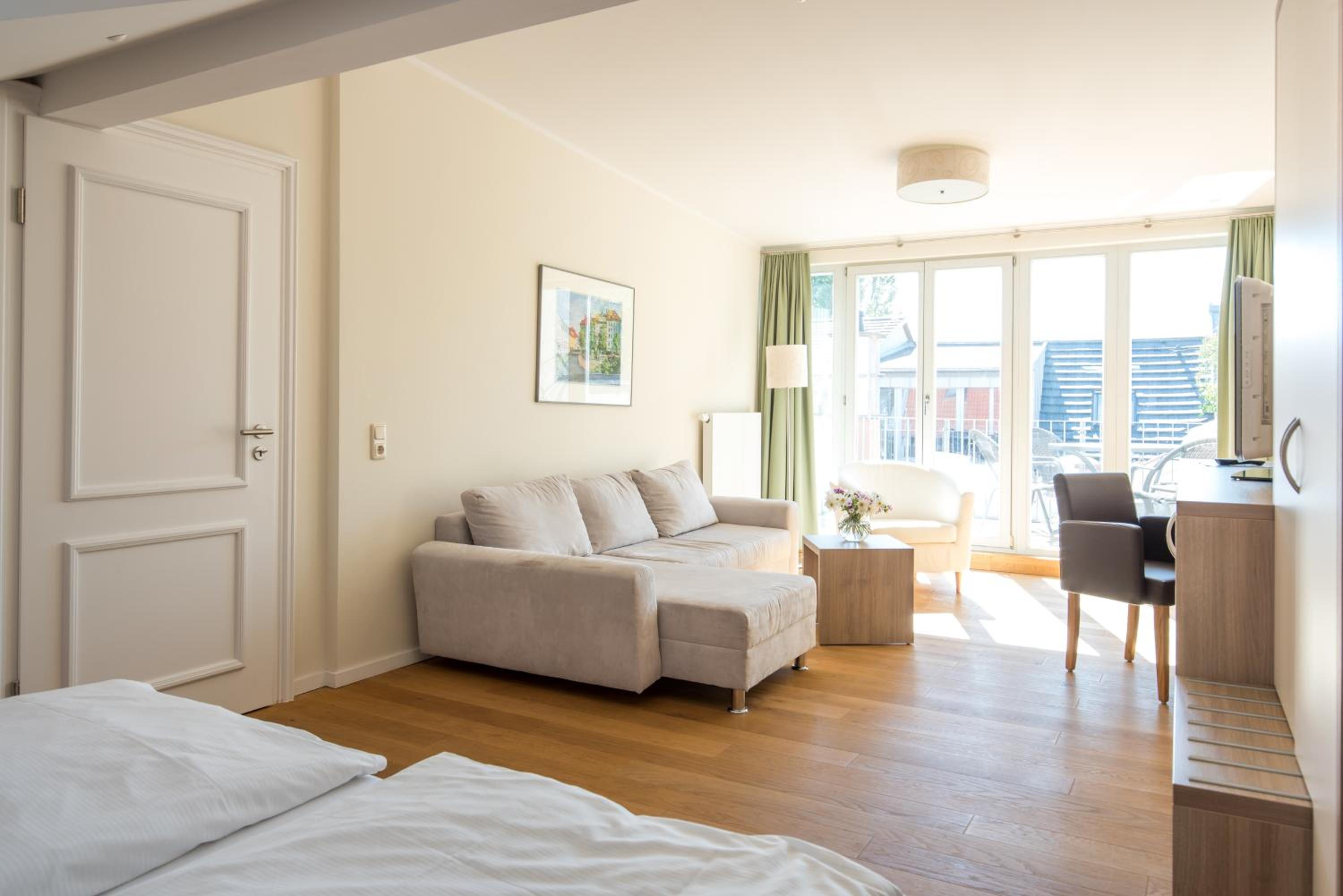 One-Bedroom Apartment (4 Adults)