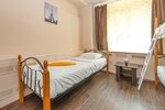 Односпальная кровать в общем номере для женщин в Шаболовка