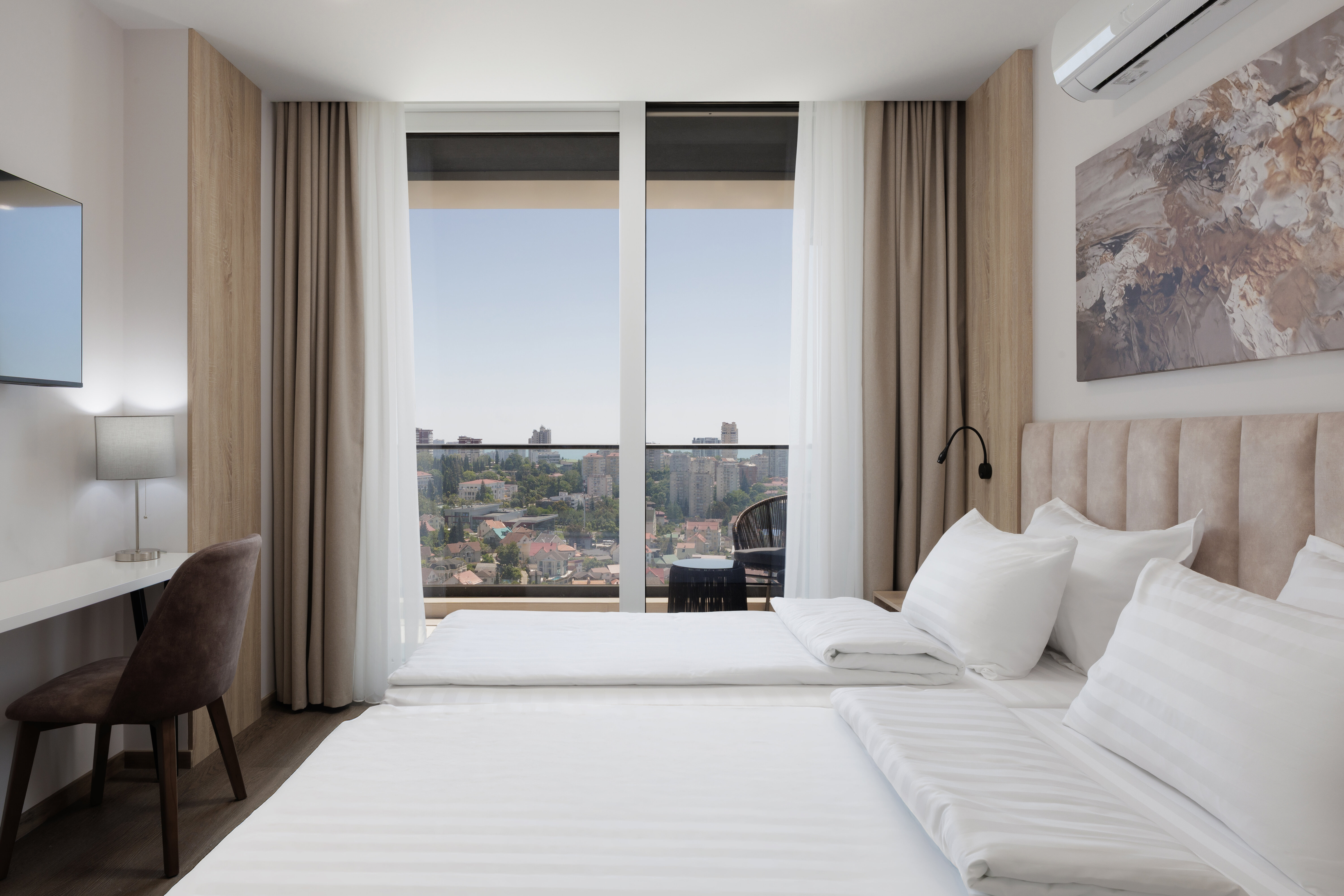 Супериор с видом на море