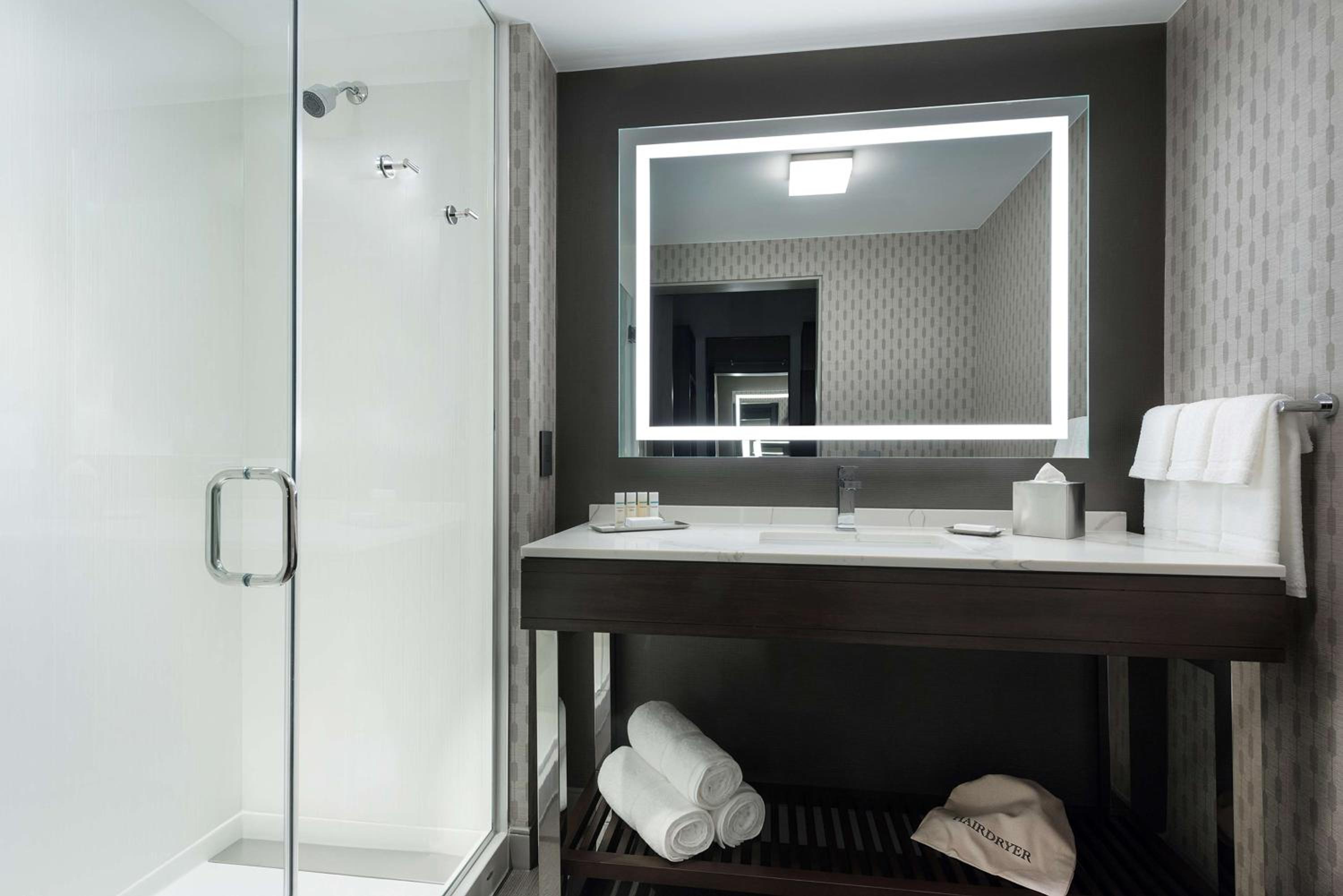 Queen Room with Two Queen Beds - Hearing Access