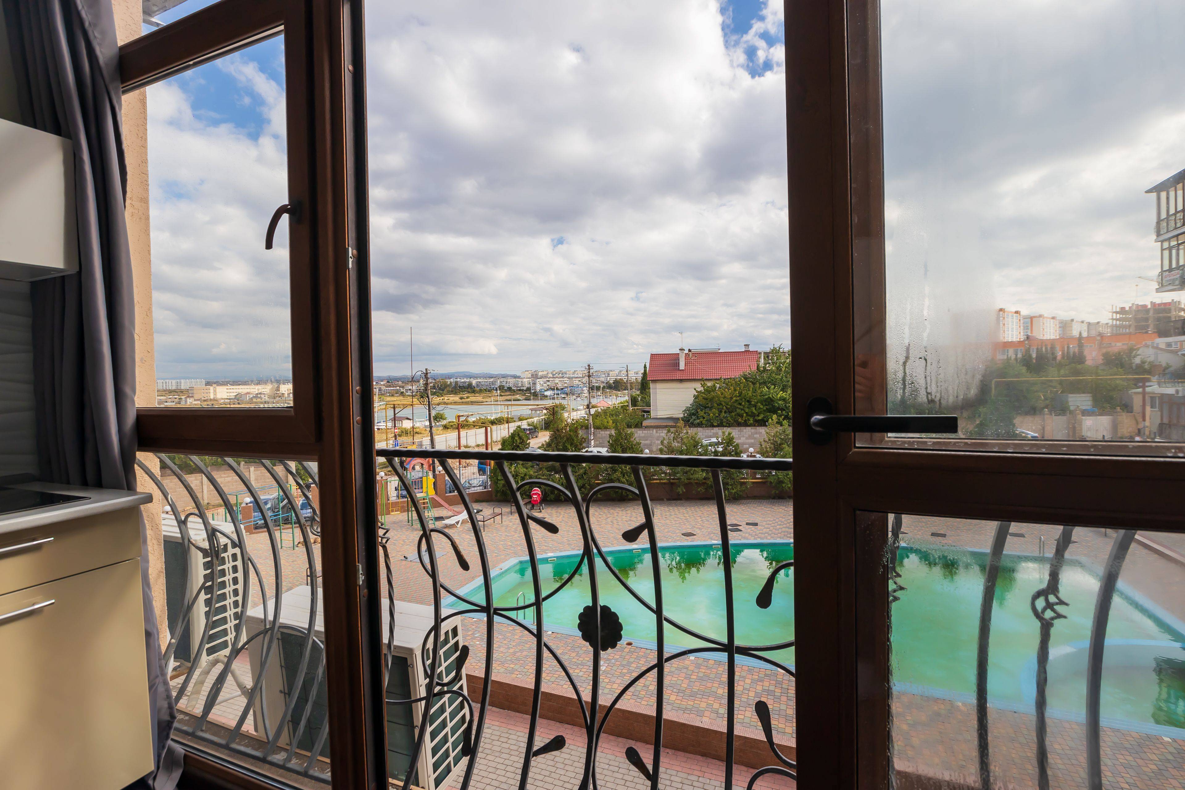 Двухместный номер с 1 кроватью и видом на бассейн