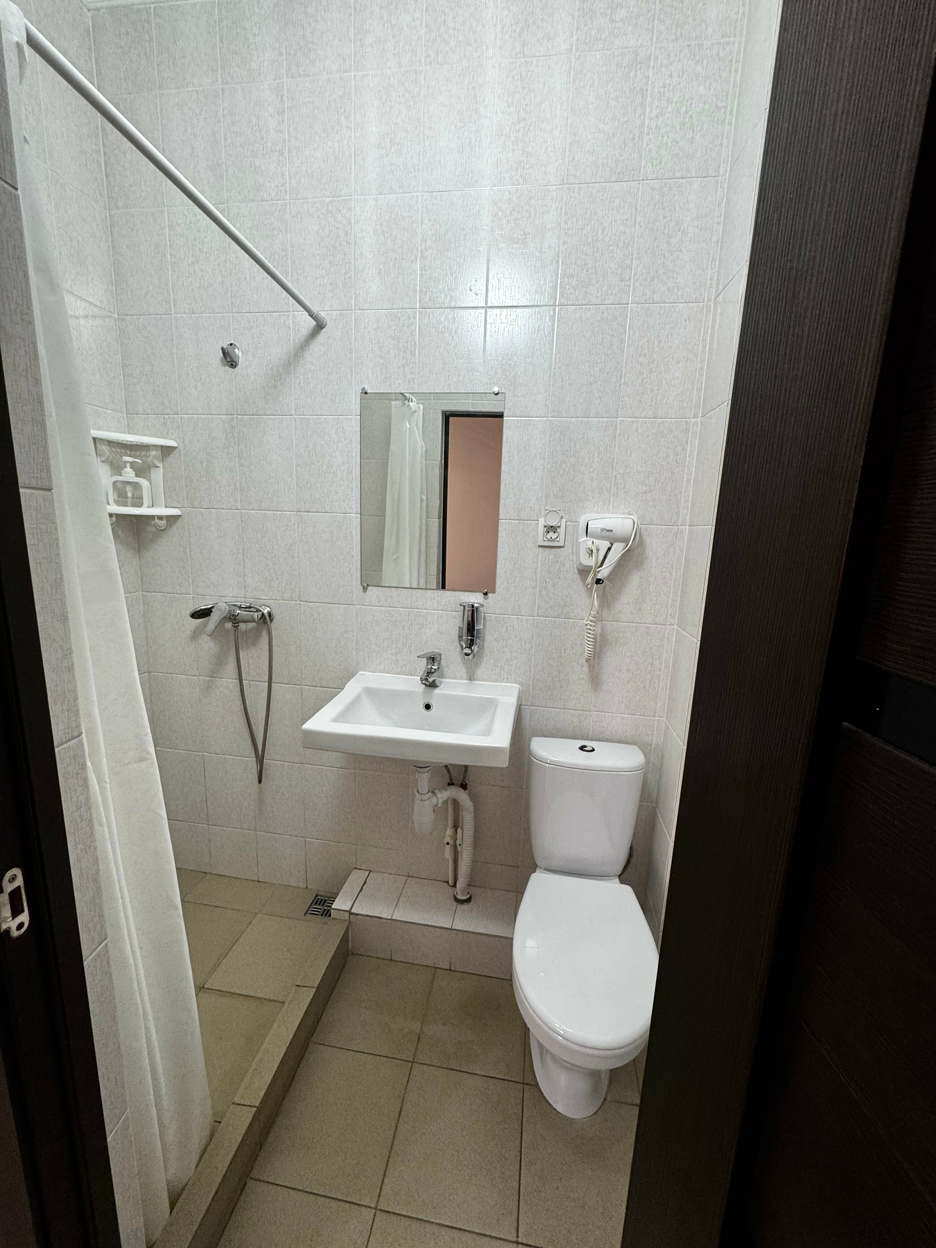 Трёхместный номер с удобствами