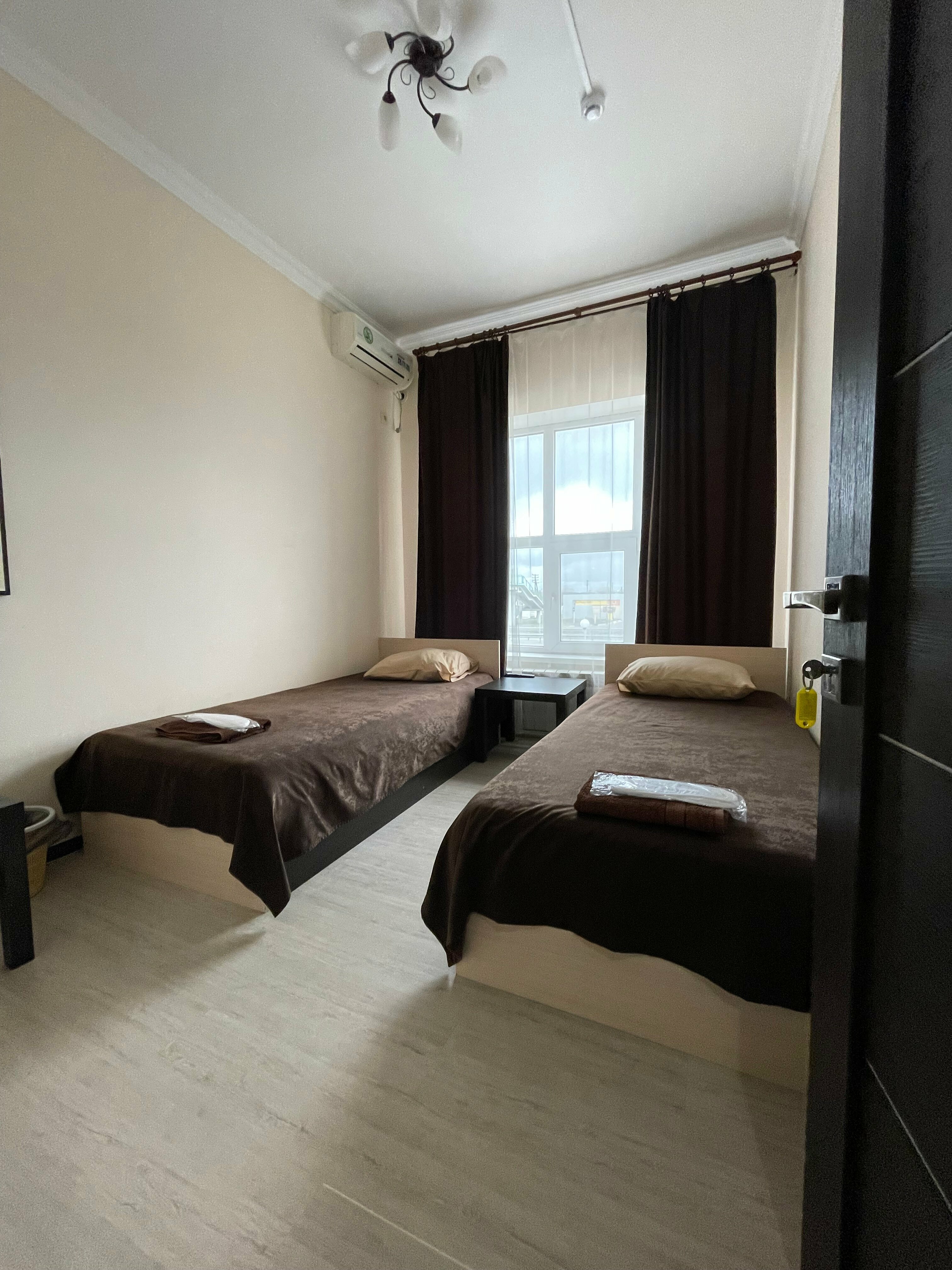 Двухместный номер эконом с общими удобствами на этаже