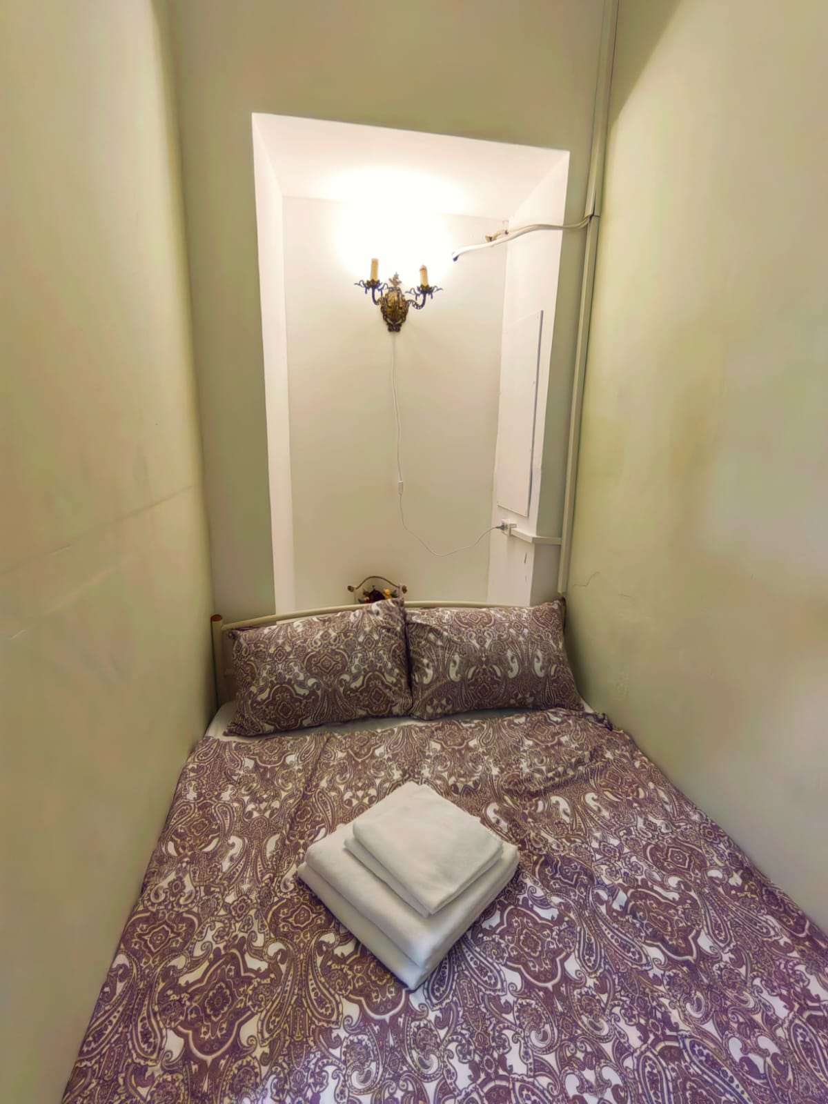 Студия "Сны Ленинграда" Бесконтактное размещение с возможностью хранения багажа.