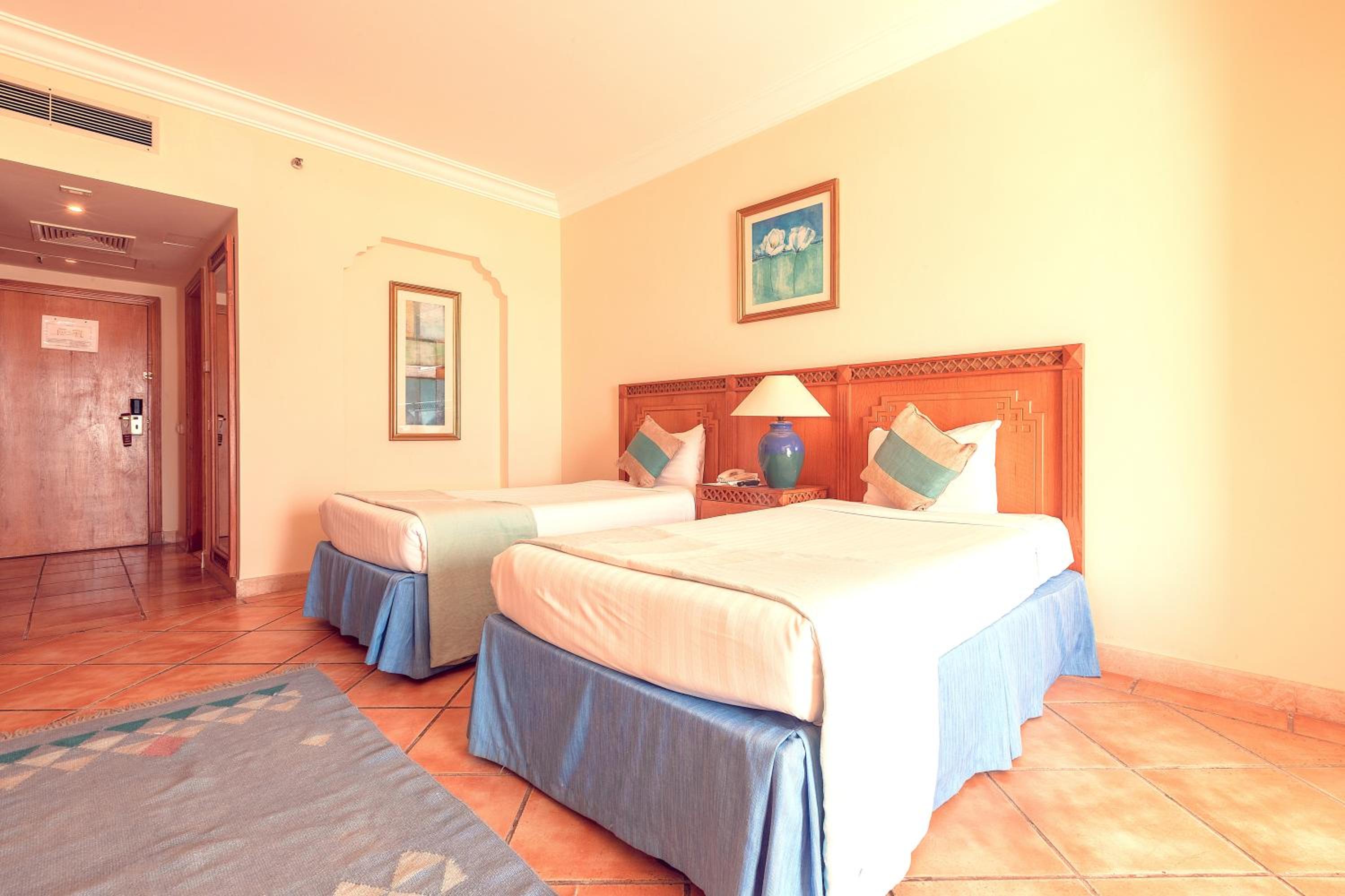 Standard Room with Garden View