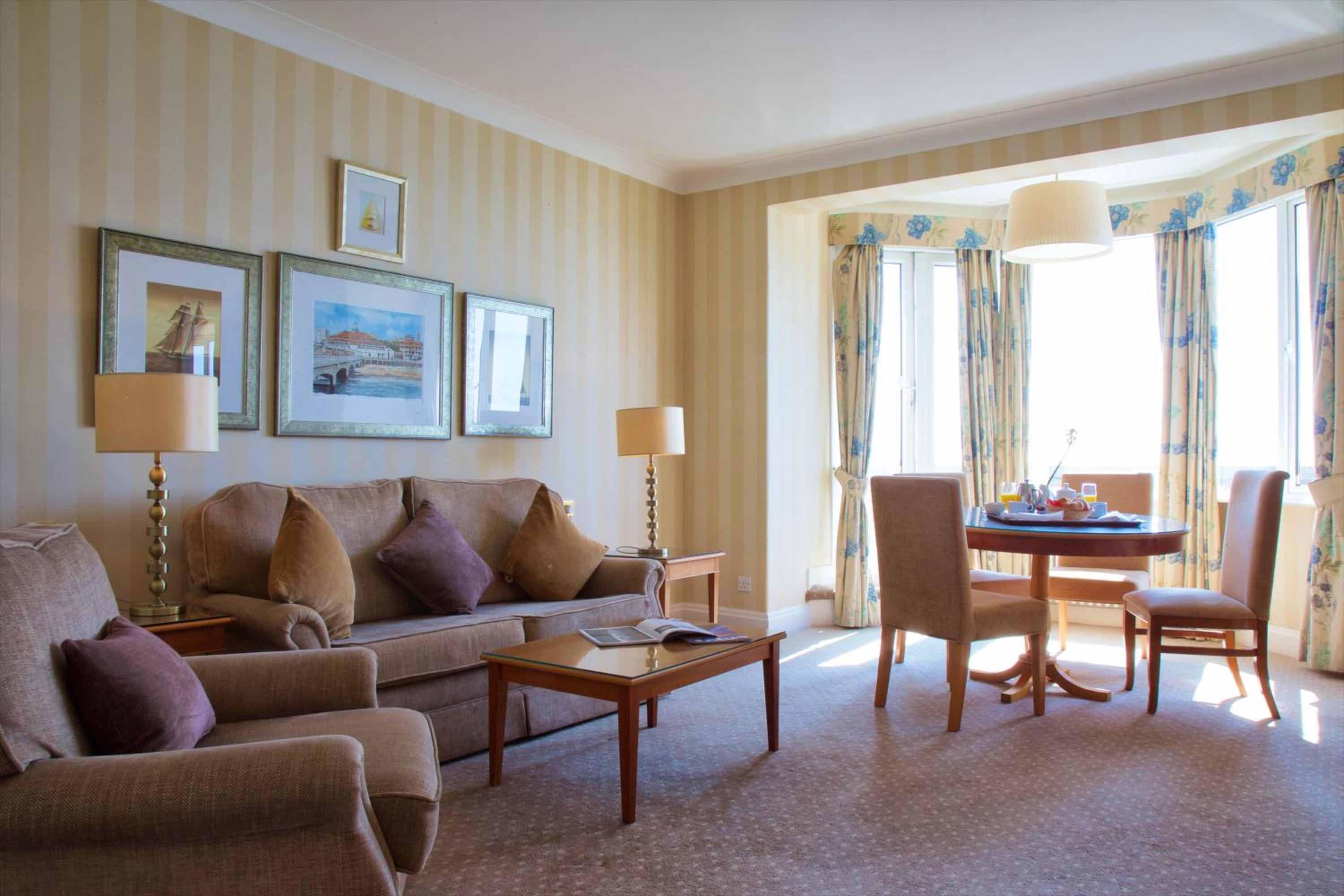 Suite with Balcony and Sea View