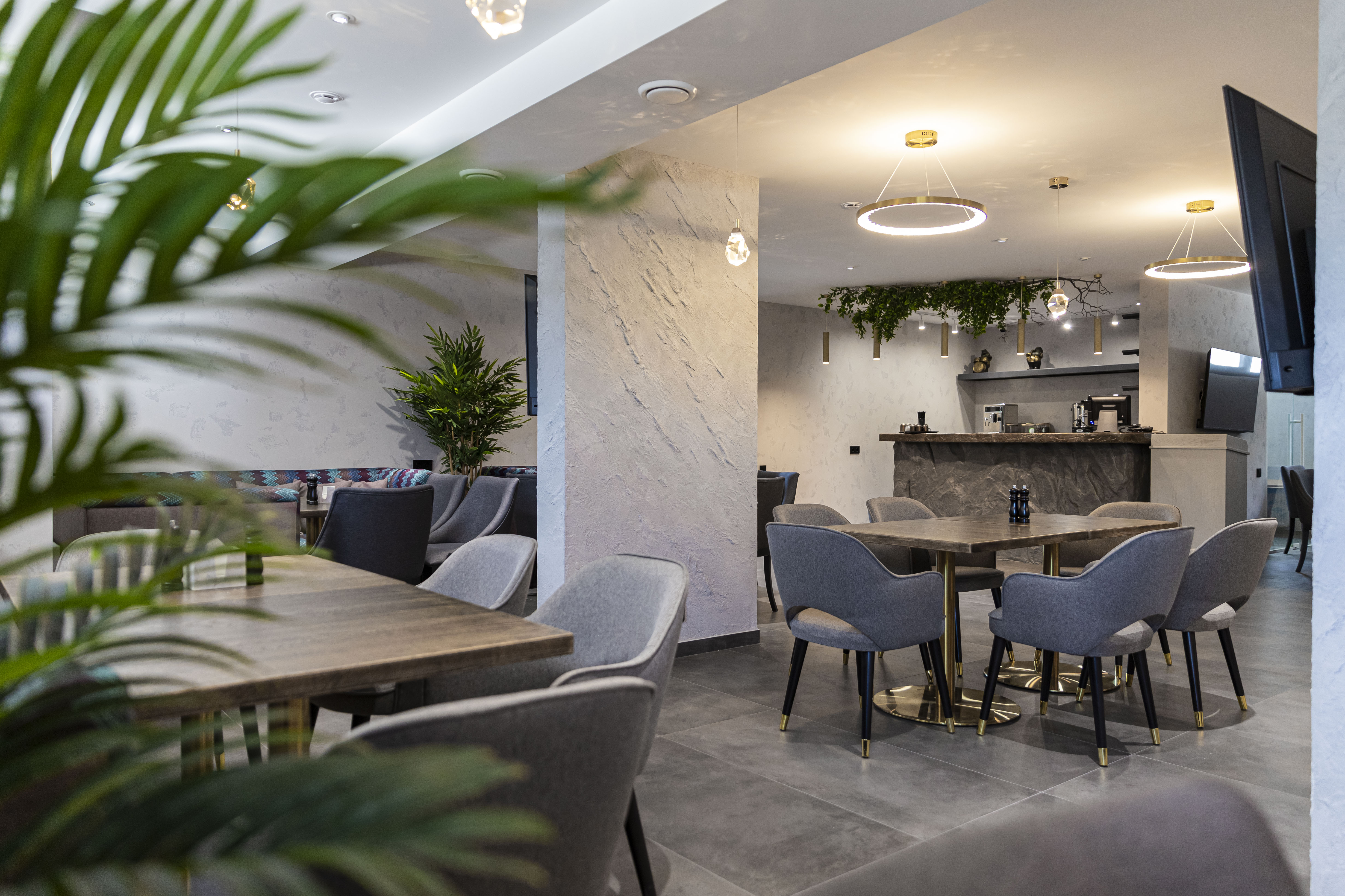 Люкс с кроватью размера «king-size» и балконом