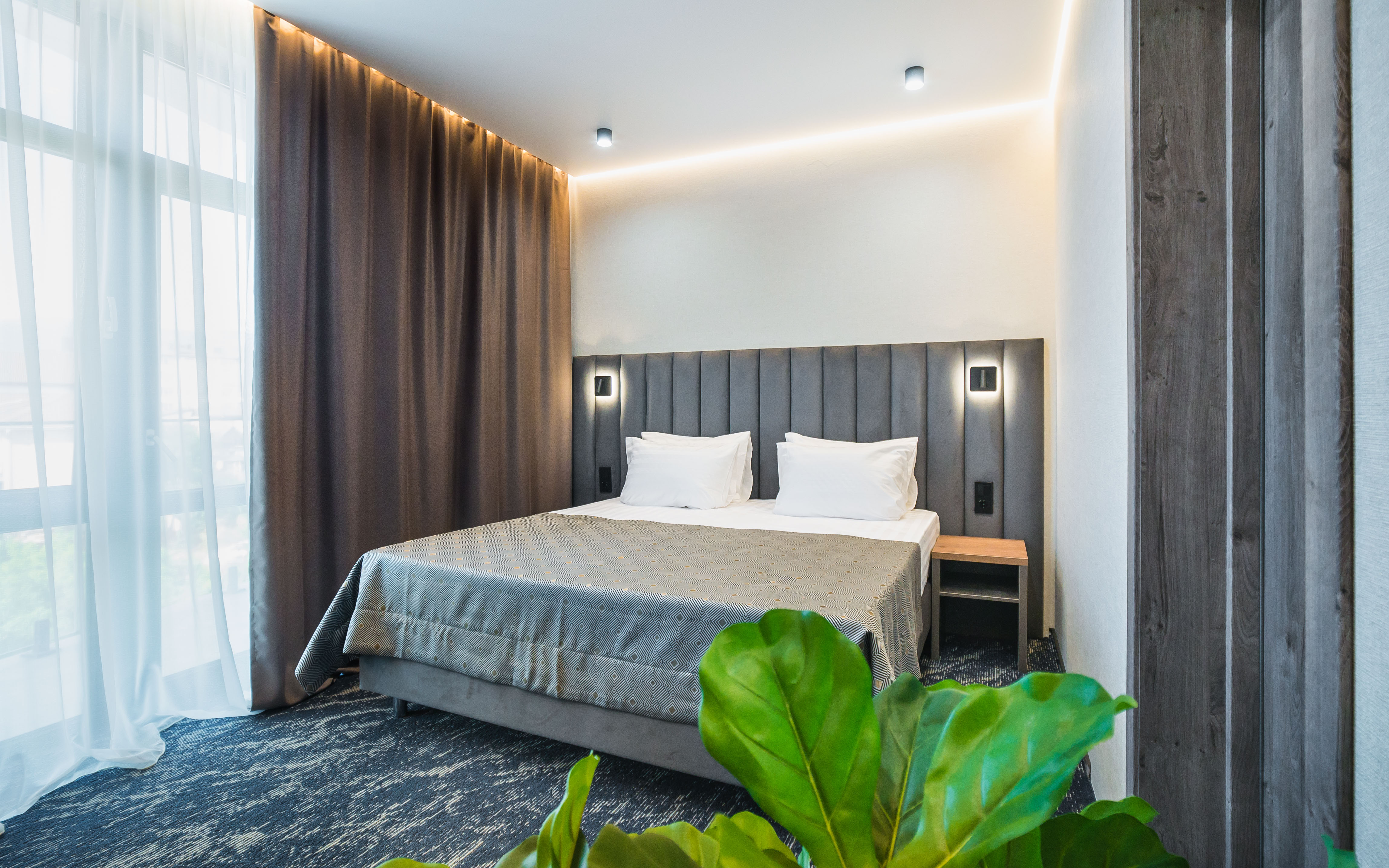 Люкс с кроватью размера «king-size» и балконом