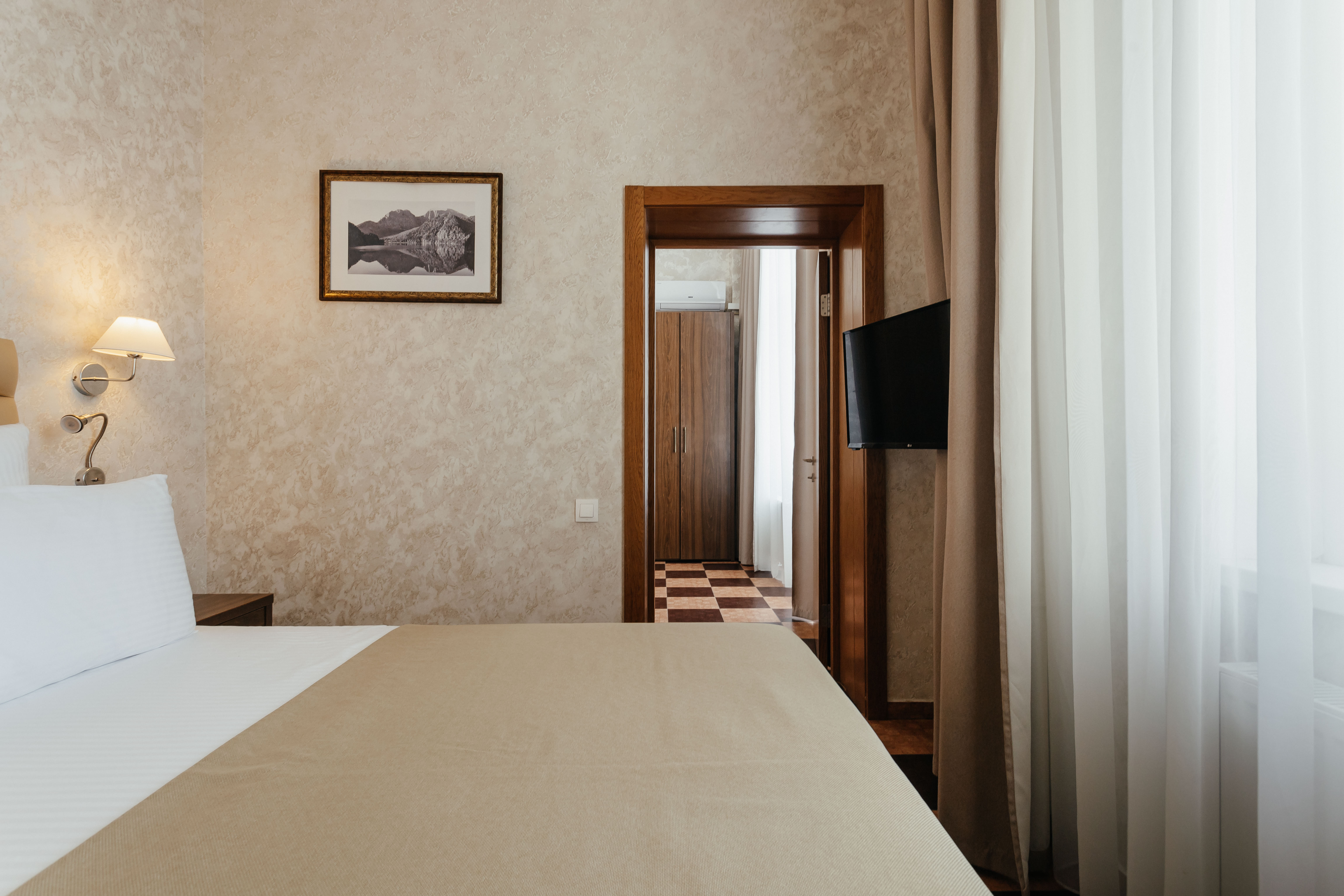 Джуниор Сьюит с французским балконом вид на море.Второй корпус 3*