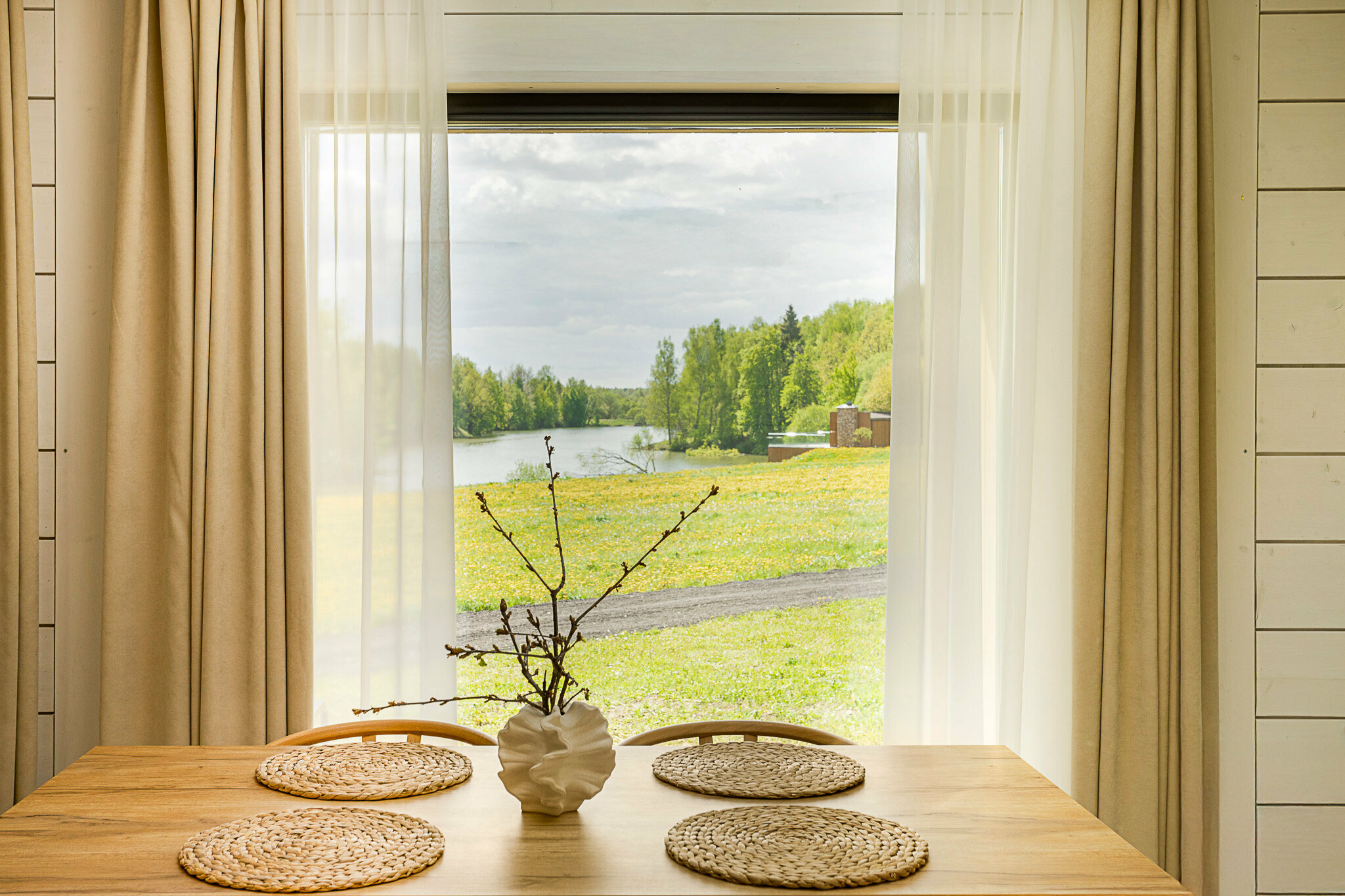 Семейный люкс с видом на реку