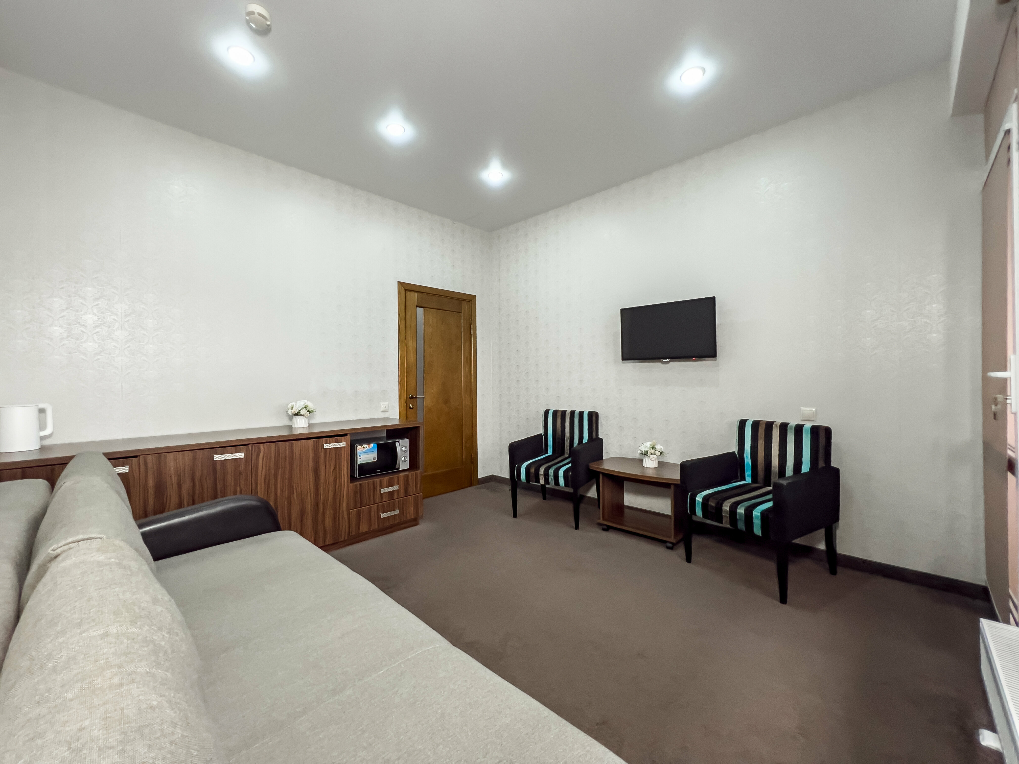 Двухкомнатный номер Люкс с балконом