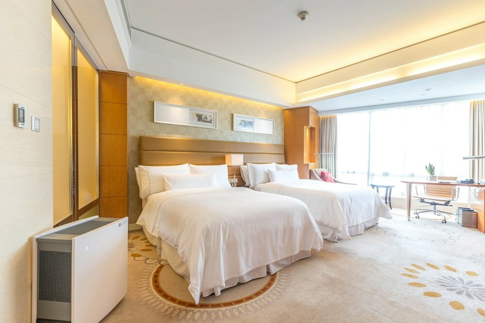 Westin, Premier Room, 2 Twin Beds, Non Smoking, Partial Lake View