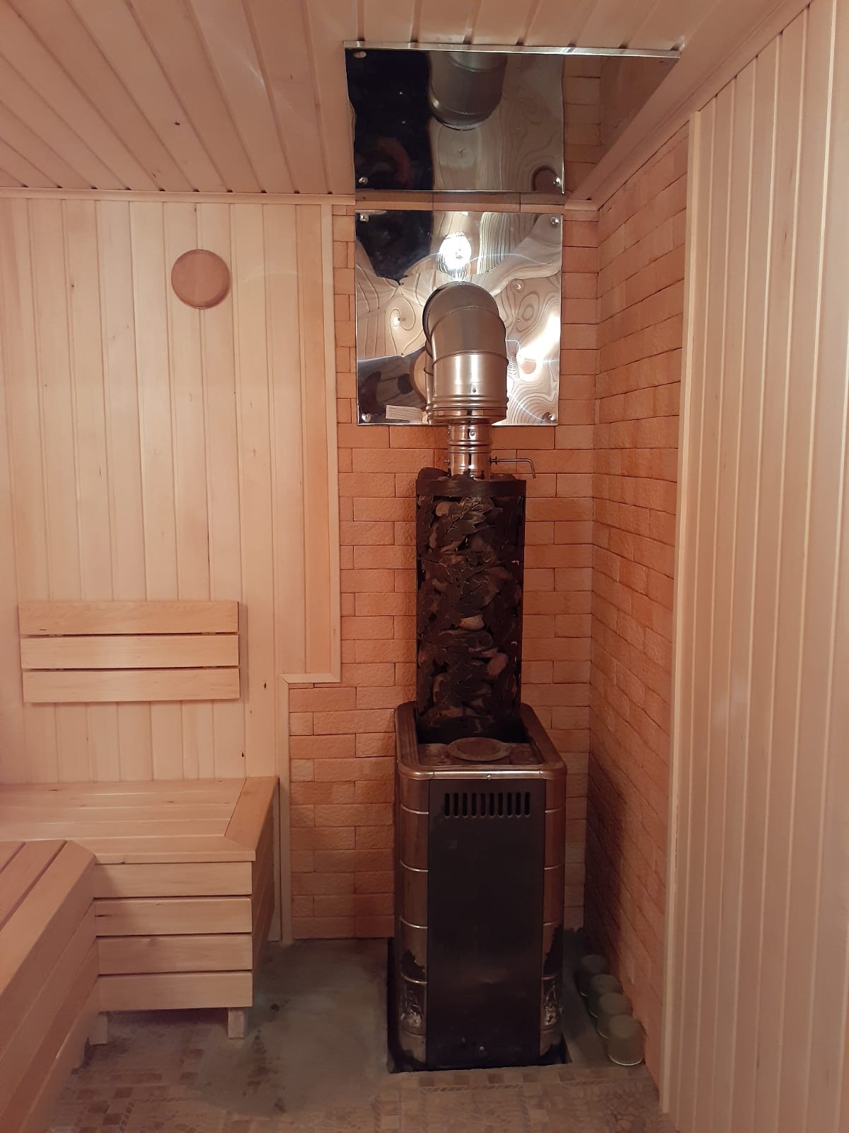 Небольшой двухместный номер с 2 отдельными кроватями