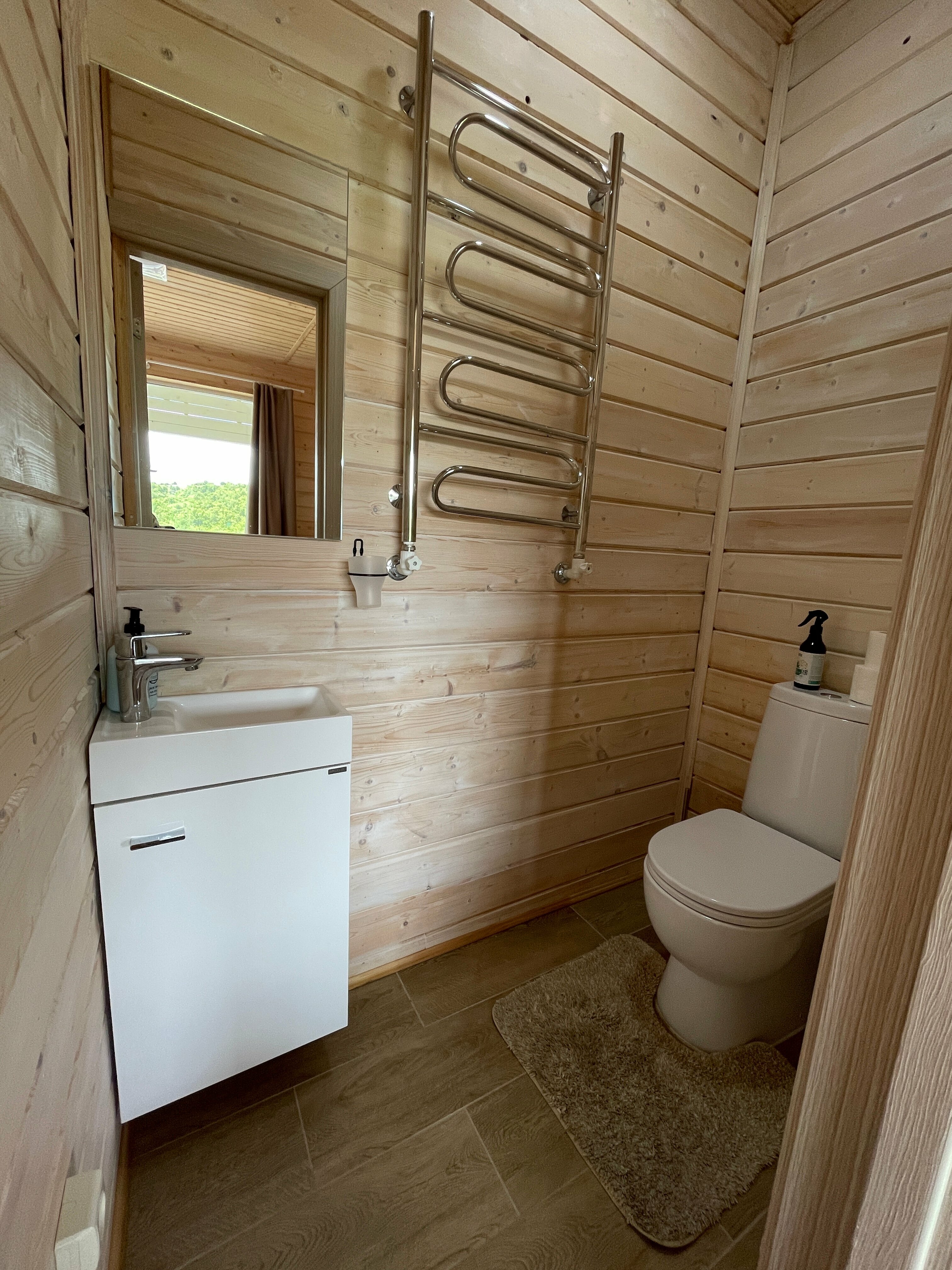 Дом с видом на озеро