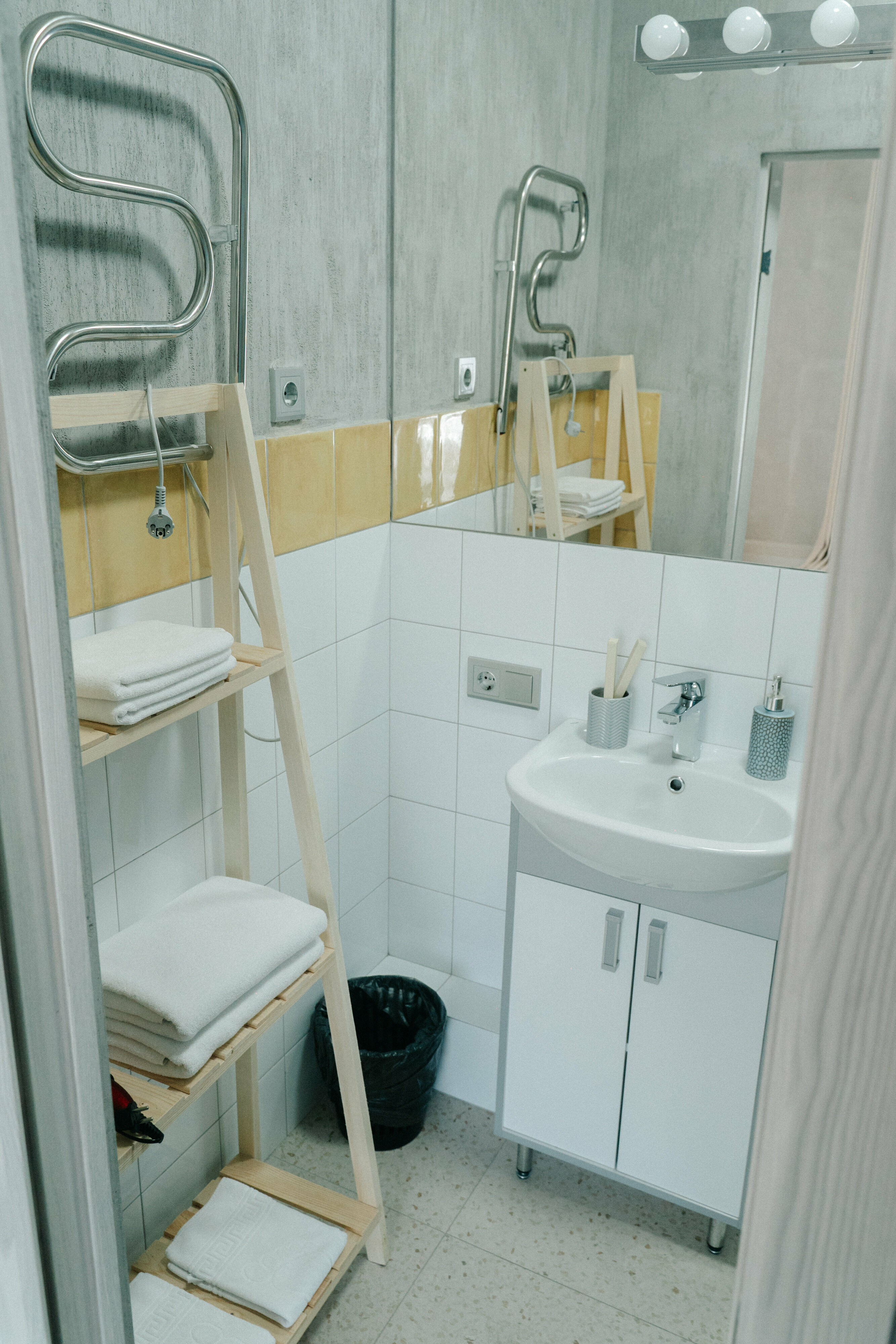 Номер-студия с кроватью размера "king-size" и диван-кроватью