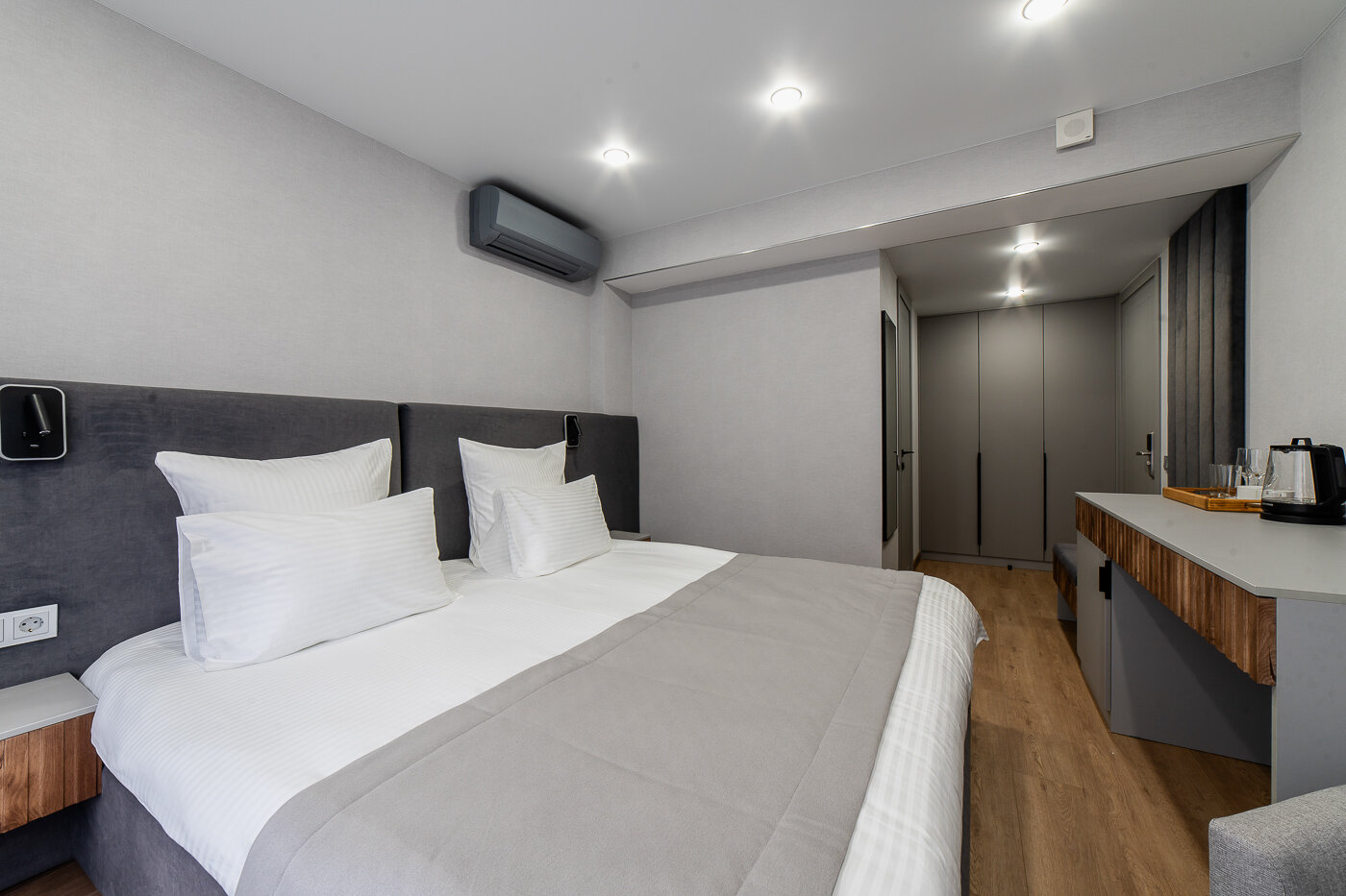 Улучшенный номер с кроватью размера «king-size»