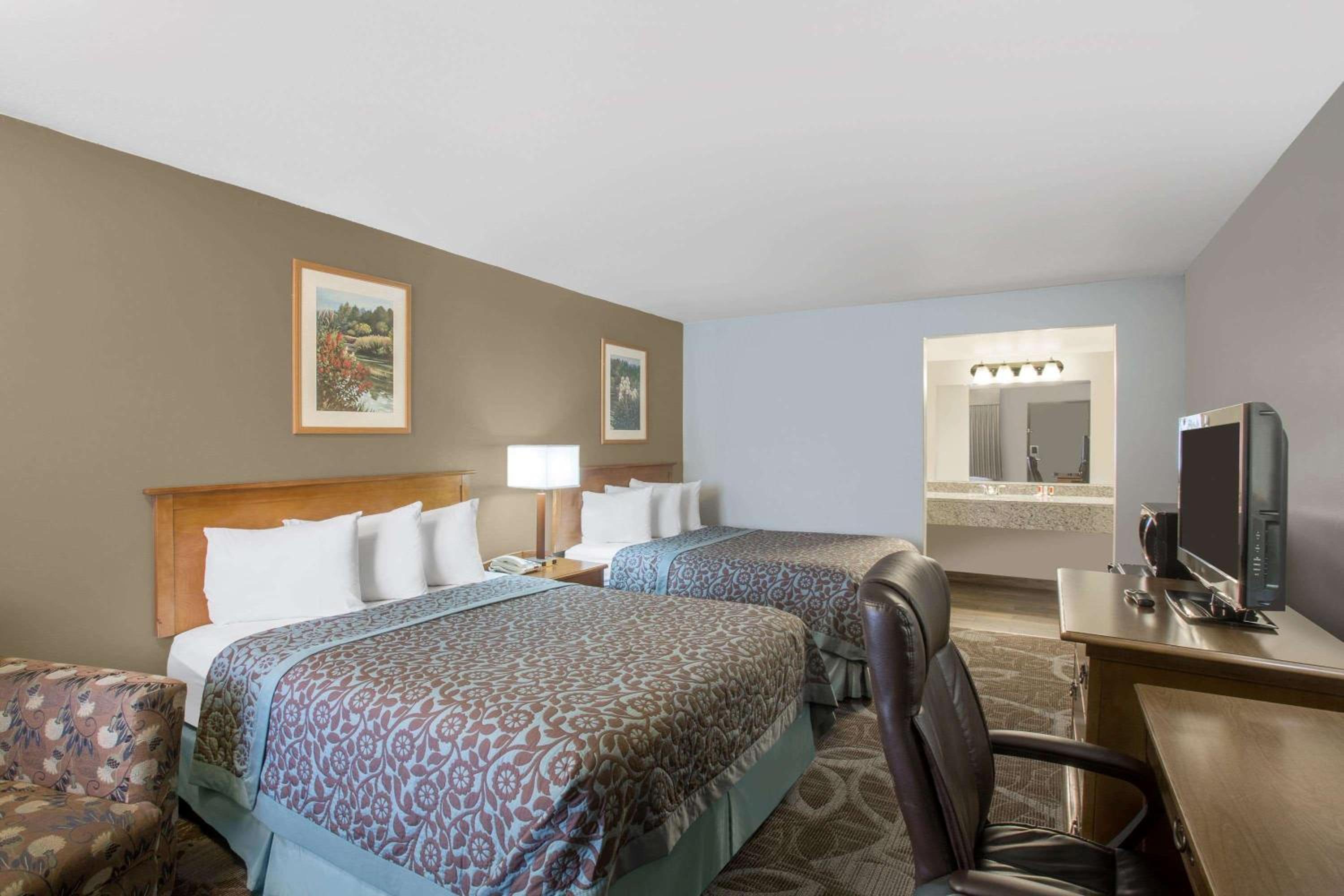 Queen Room with Two Queen Beds - Non-Smoking