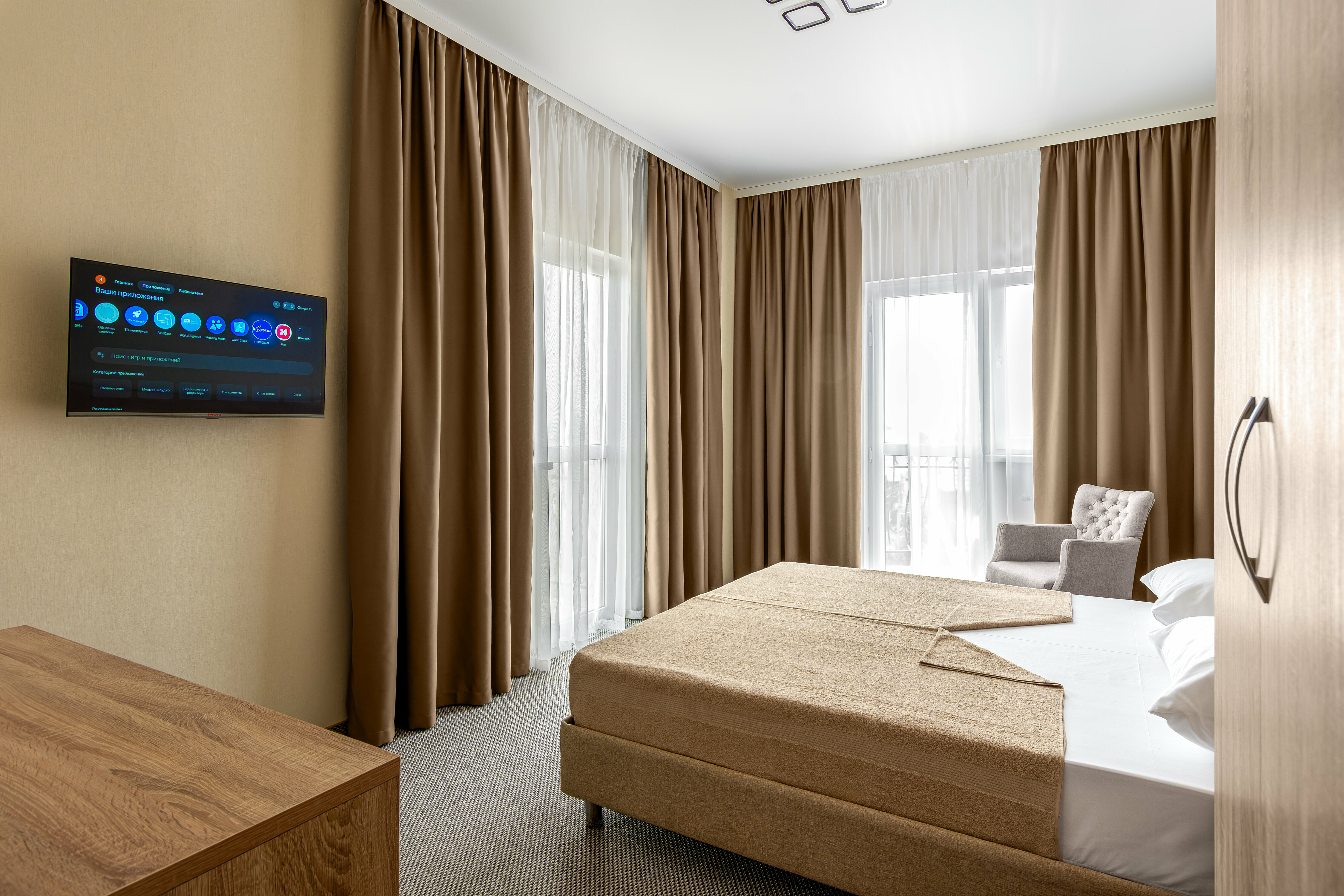 Улучшенный номер с кроватью размера «queen-size»