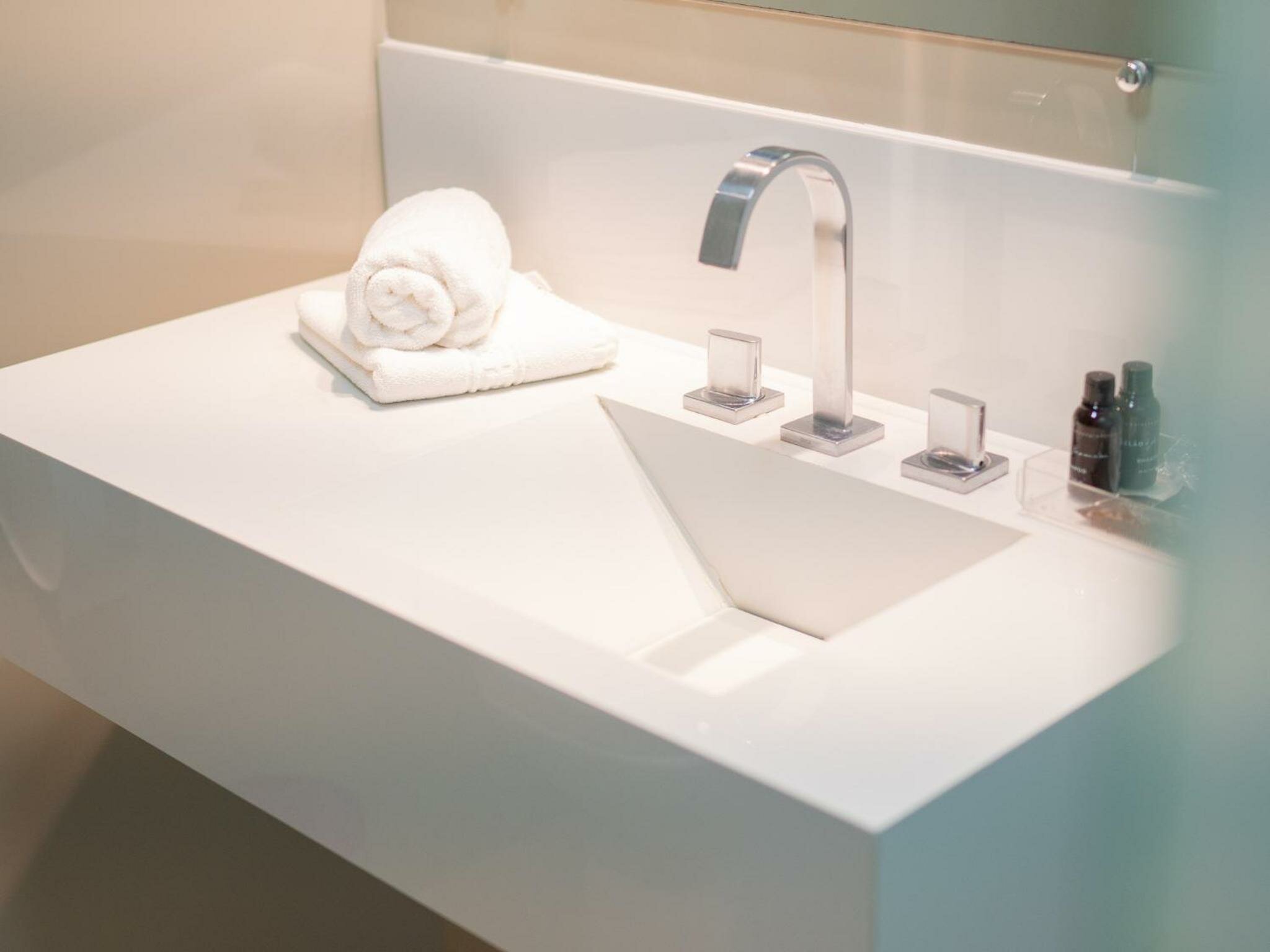 Exclusive Suite with Jacuzzi and View.