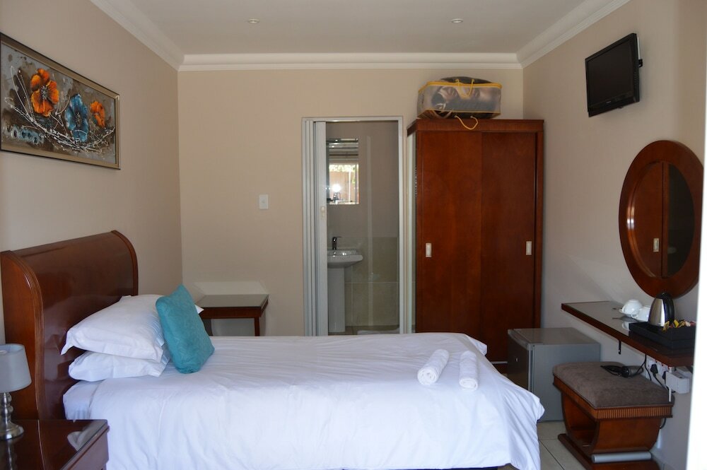 Luxury Single Room