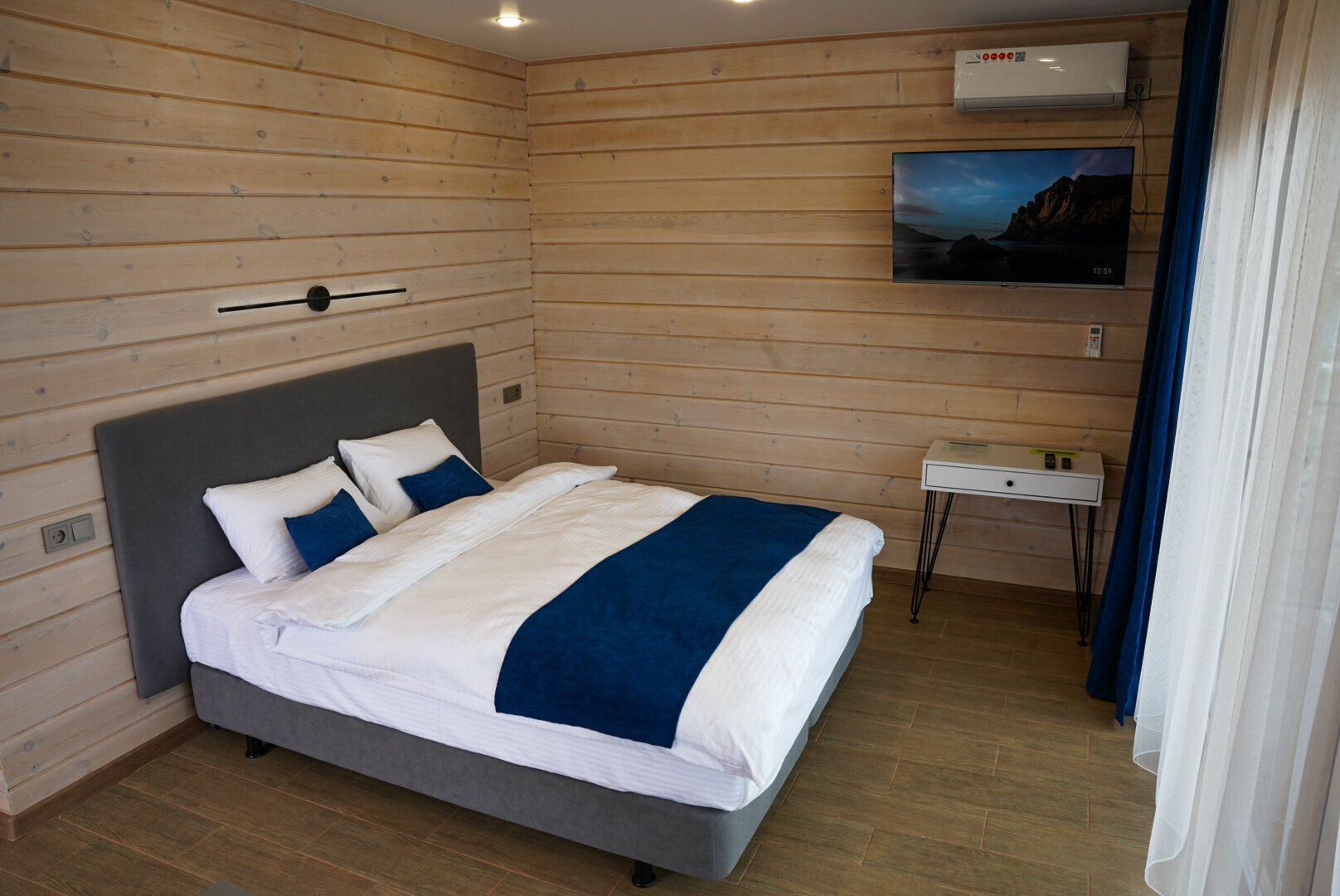 Люкс с балконом