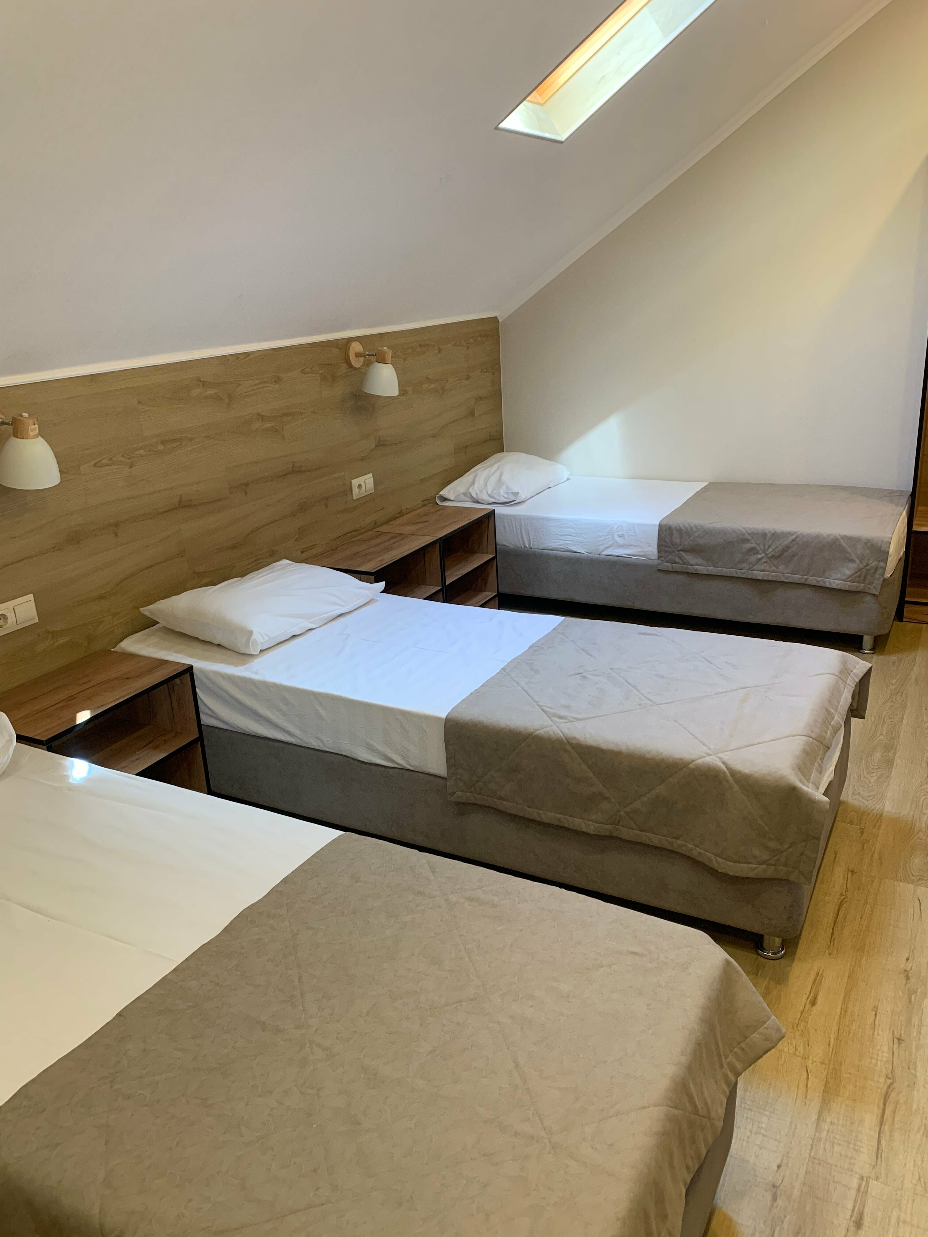 Трехместный номер эконом-класса